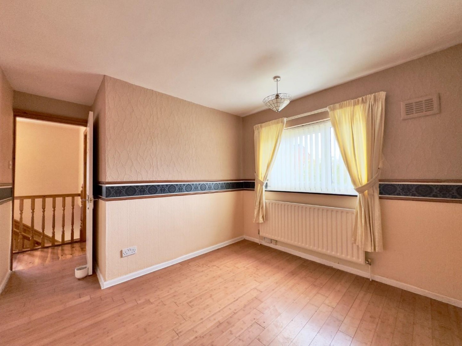 3 bedroom House to let in Monkspring, Worsbrough