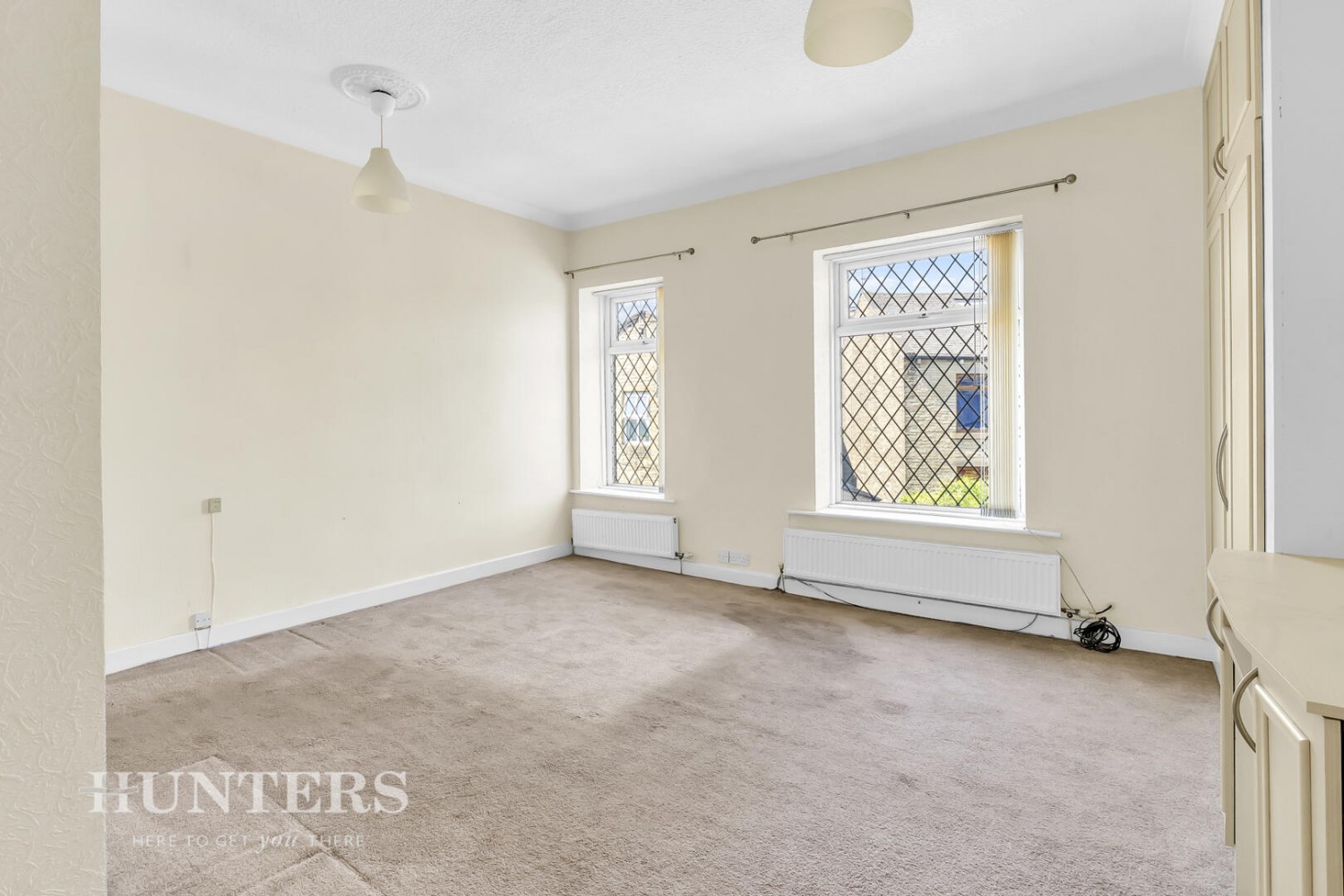 2 bedroom House for sale in Royds Street, Milnrow OL16 3PR