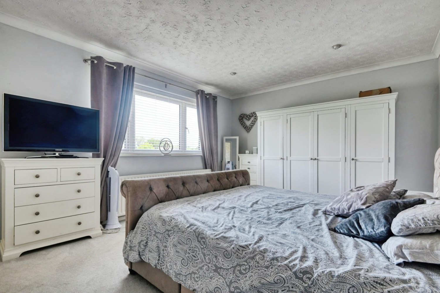 4 bedroom House for sale in Lichfield Road, Tamworth