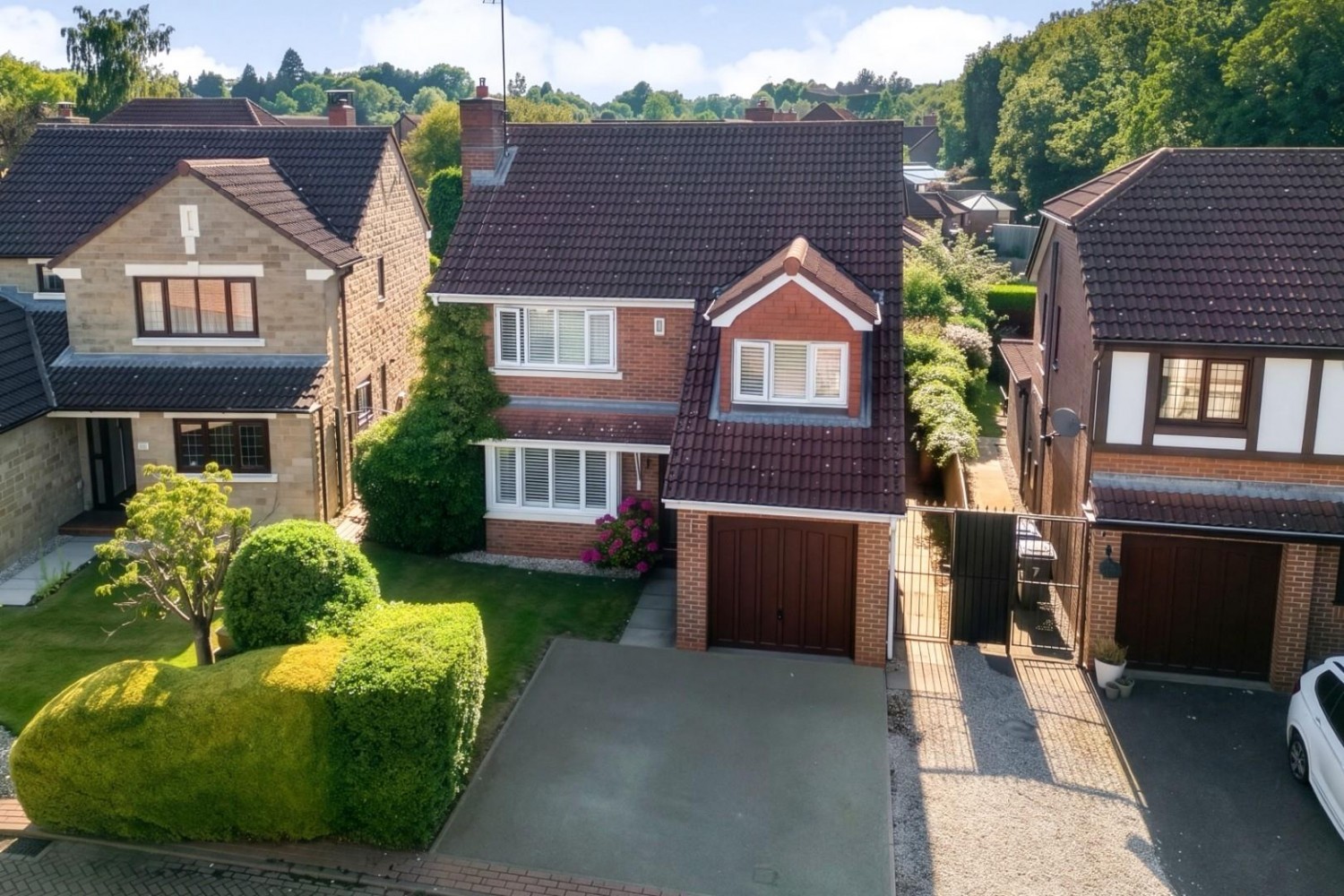 4 bedroom House for sale in Wike Ridge Court, Leeds, West Yorkshire