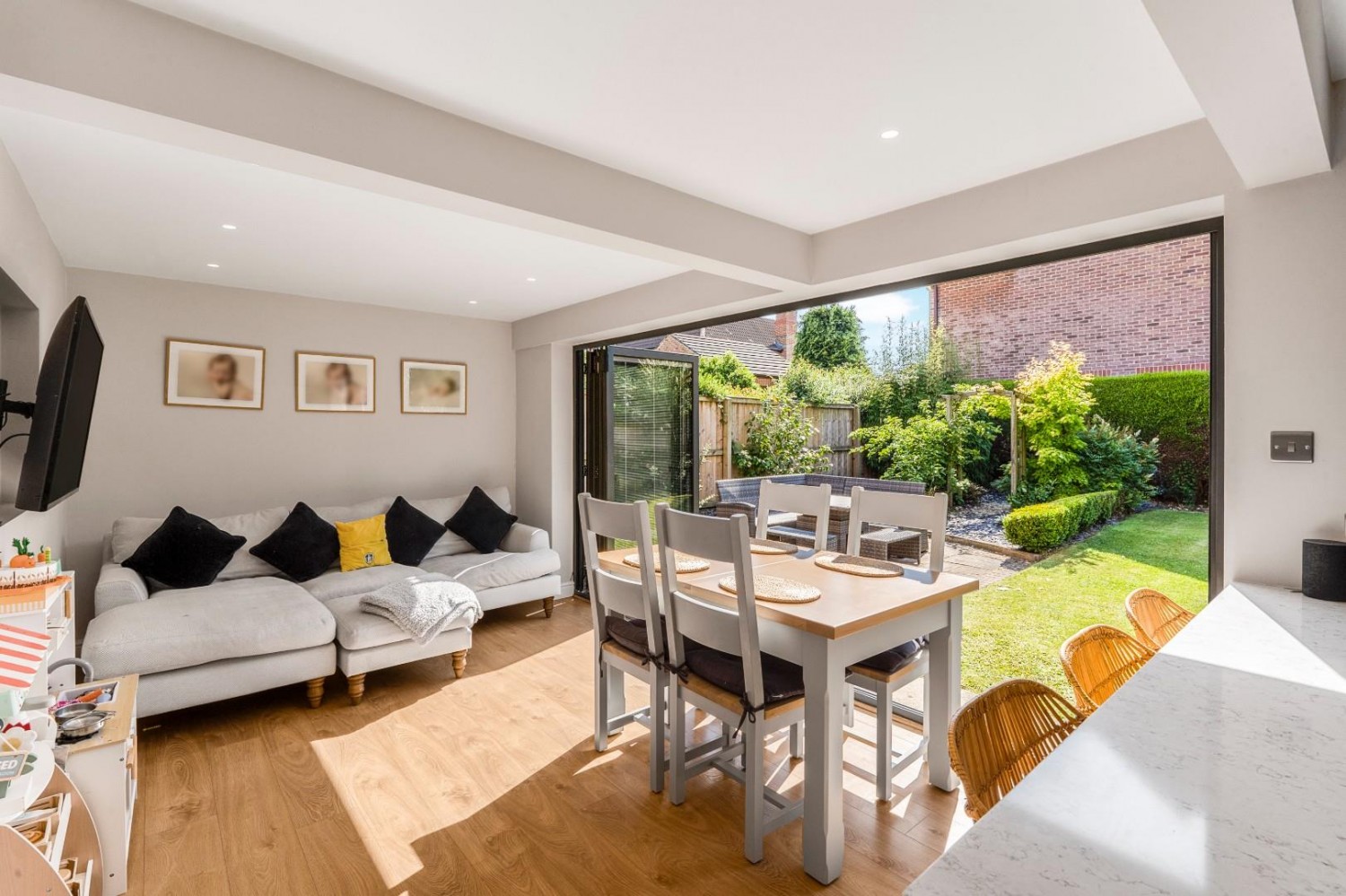 4 bedroom House for sale in Wike Ridge Court, Leeds, West Yorkshire