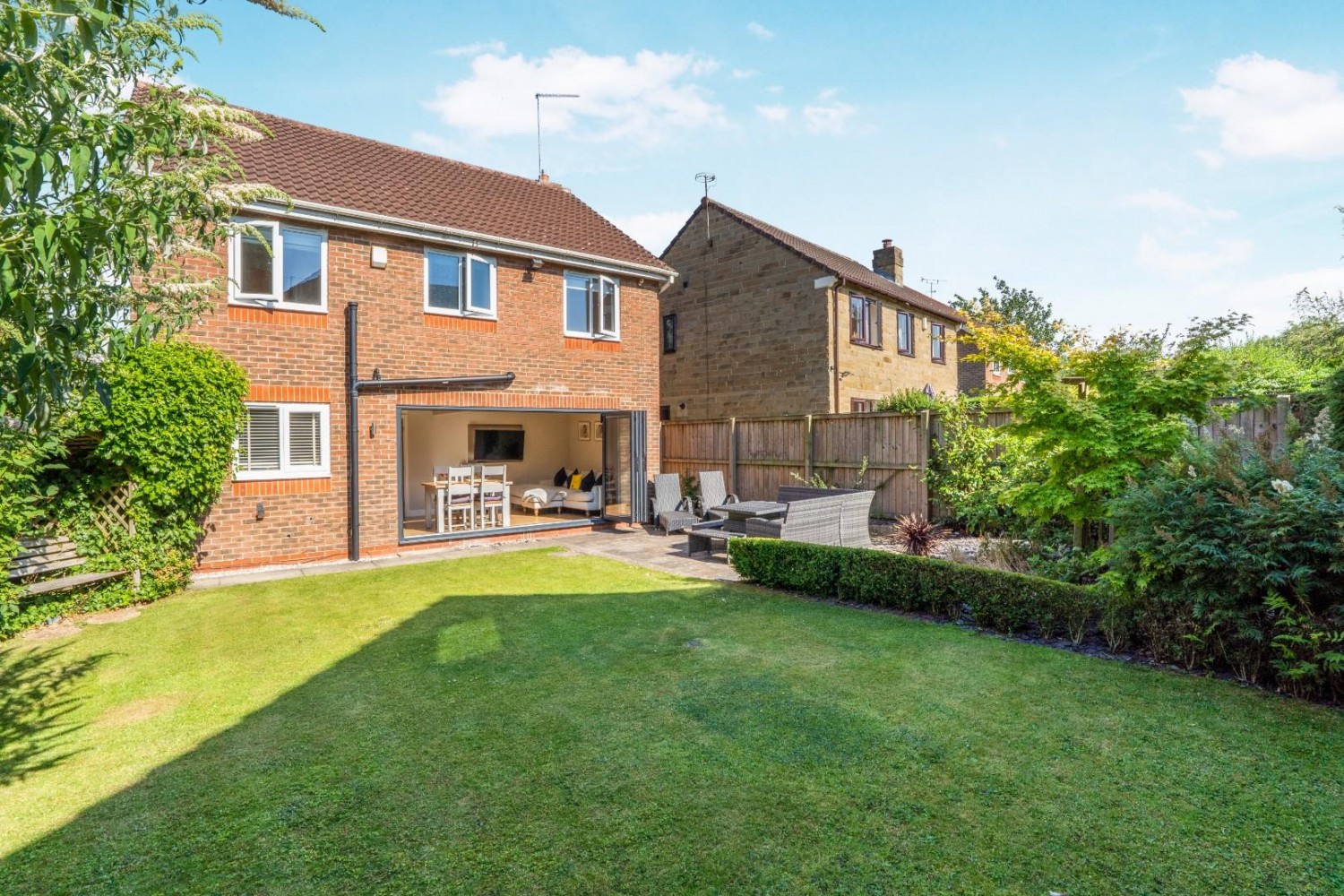 4 bedroom House for sale in Wike Ridge Court, Leeds, West Yorkshire