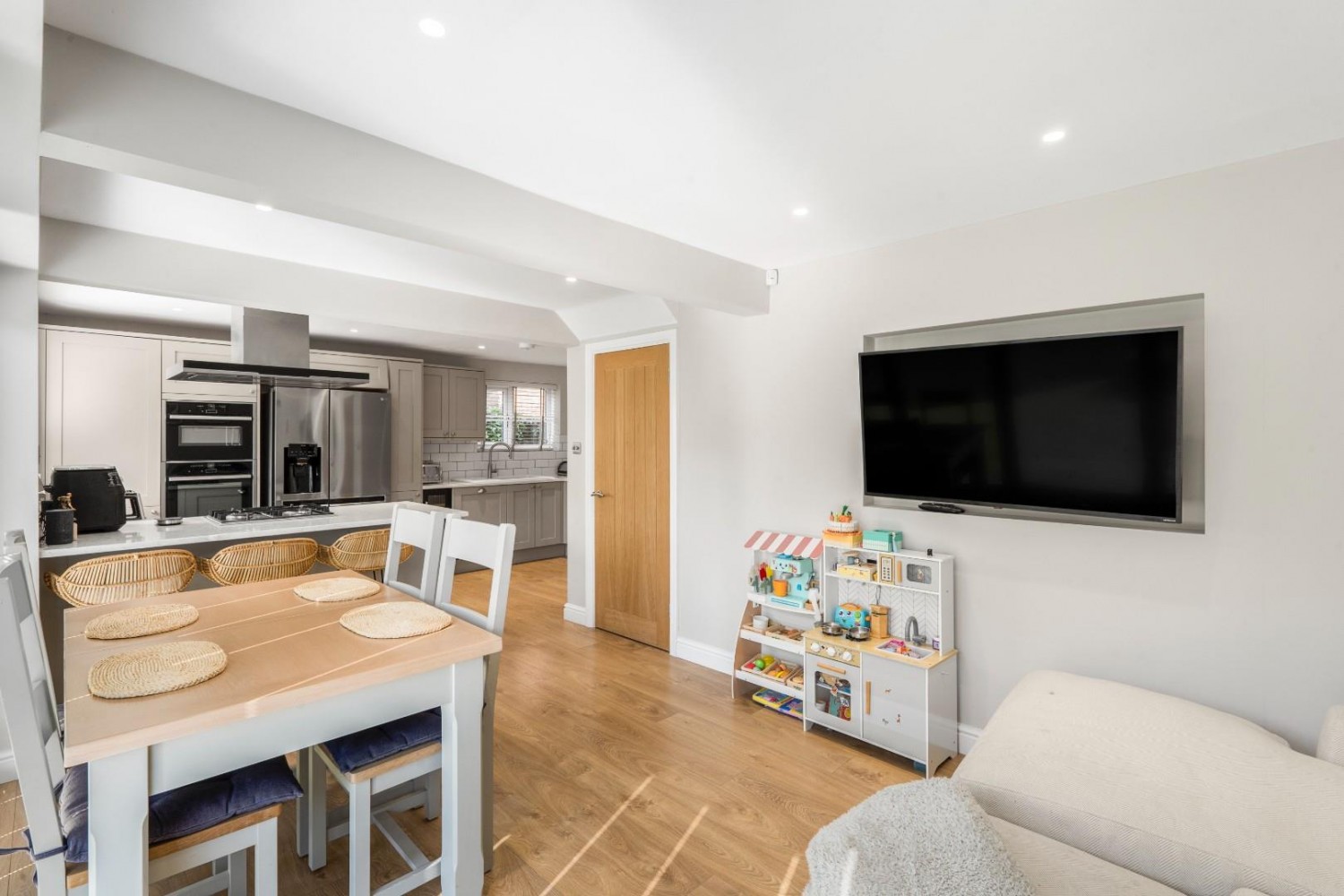 4 bedroom House for sale in Wike Ridge Court, Leeds, West Yorkshire