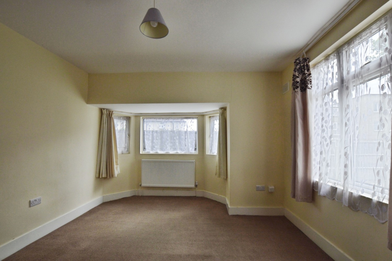 2 bedroom House for sale in Prince Regent Lane, London E13 8SG