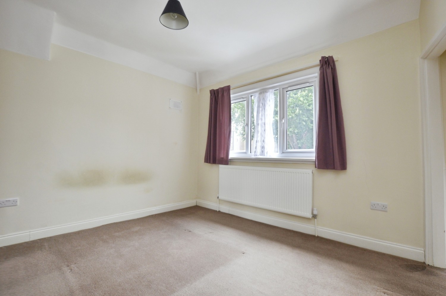 2 bedroom House for sale in Prince Regent Lane, London E13 8SG