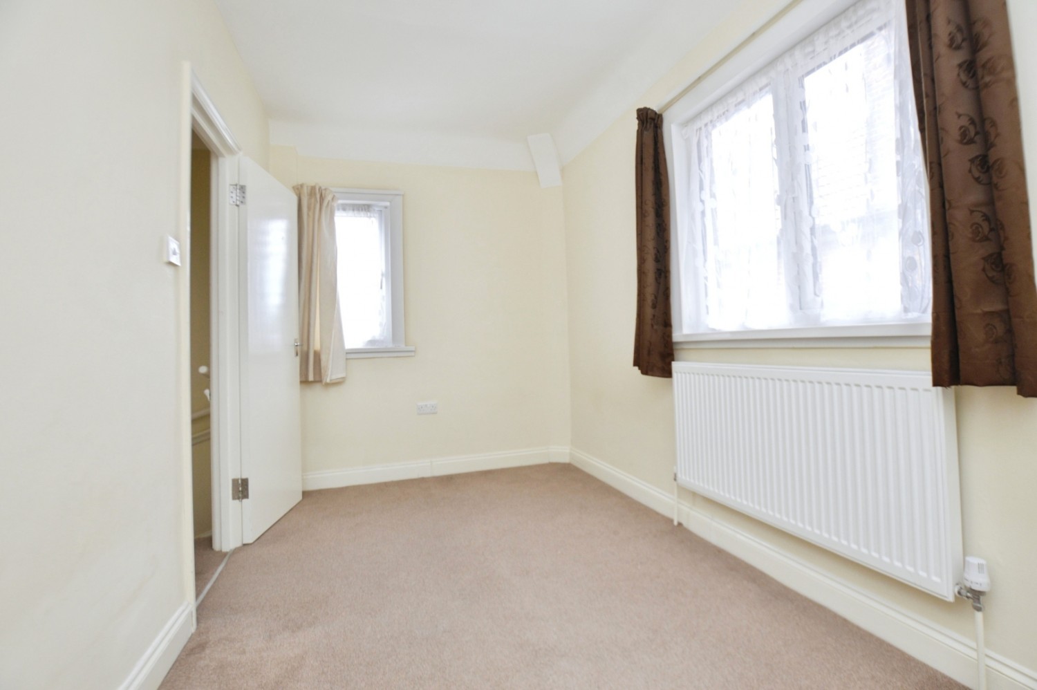 2 bedroom House for sale in Prince Regent Lane, London E13 8SG