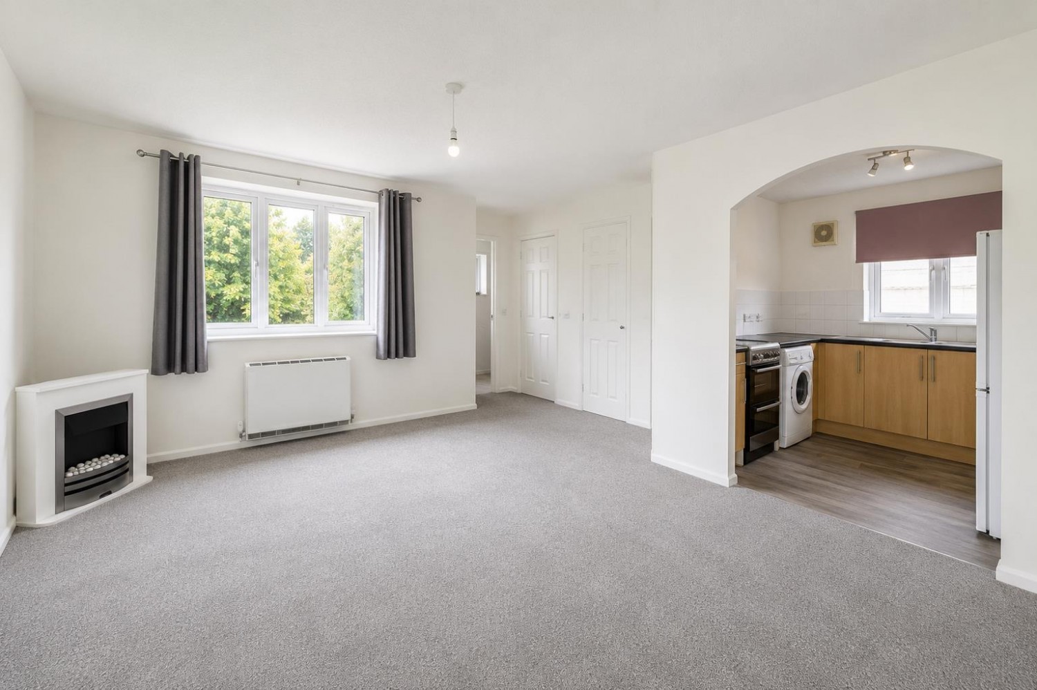 1 bedroom Flat for sale in Percy Gardens, Worcester Park