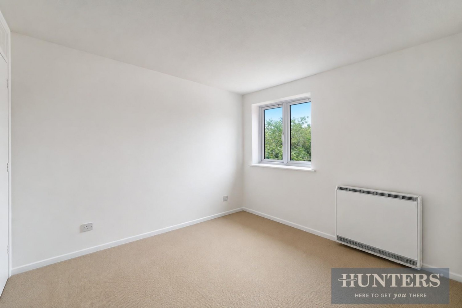 2 bedroom Flat for sale in Percy Gardens, Worcester Park