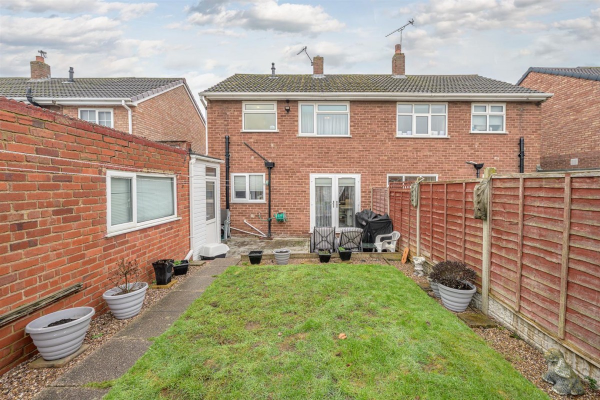 Granville Drive, Kingswinford, DY6 8LL