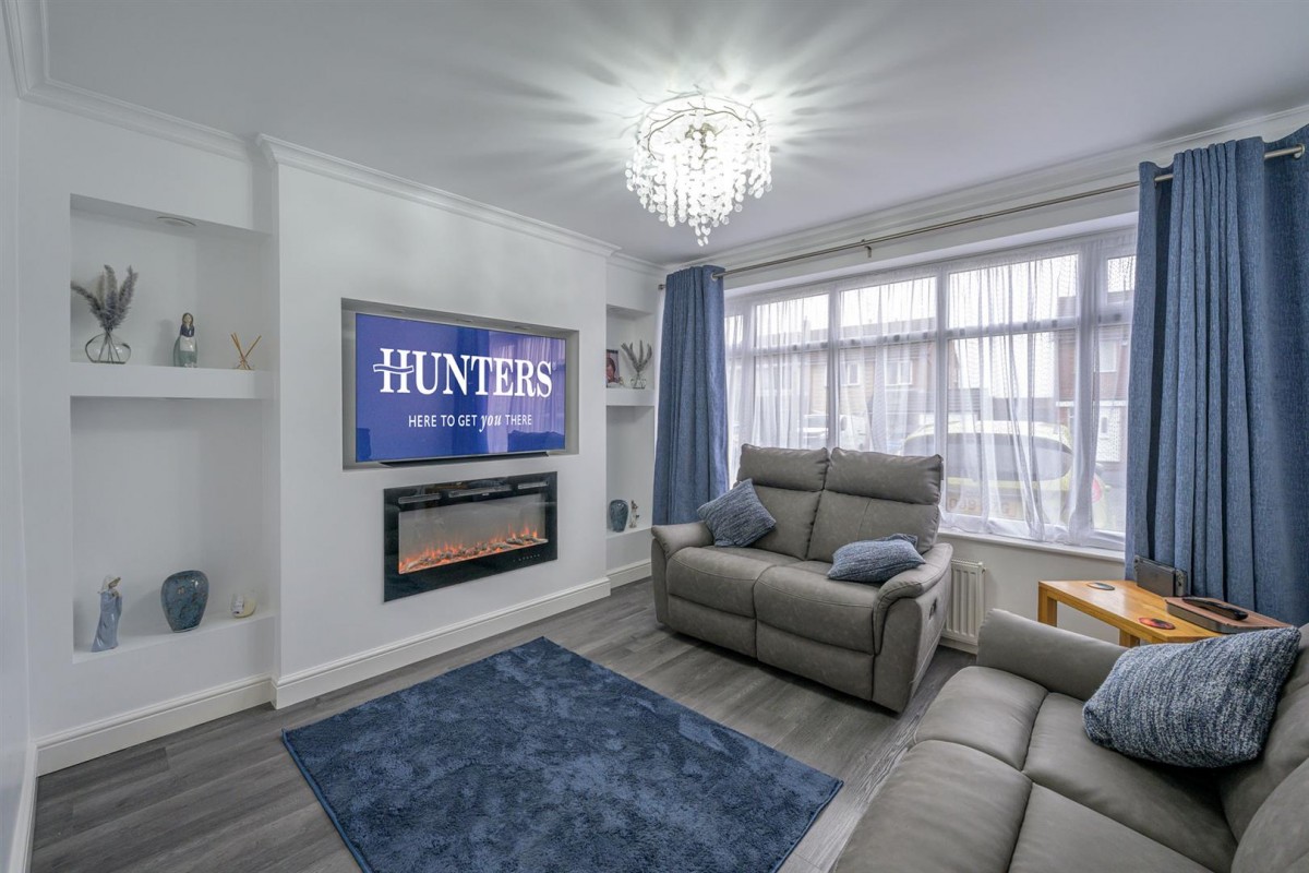 Granville Drive, Kingswinford, DY6 8LL