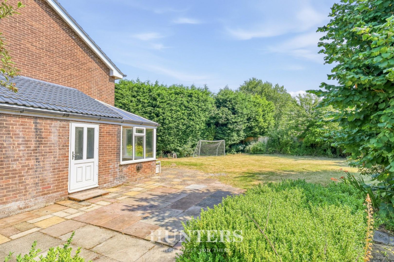 4 bedroom House to let in Muirfield Close, Heywood OL10