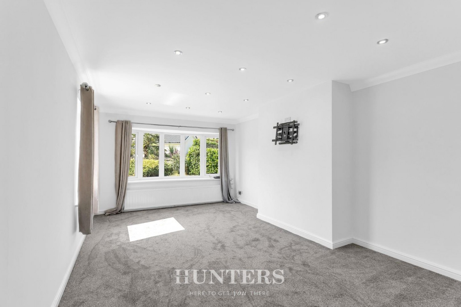 4 bedroom House to let in Muirfield Close, Heywood OL10