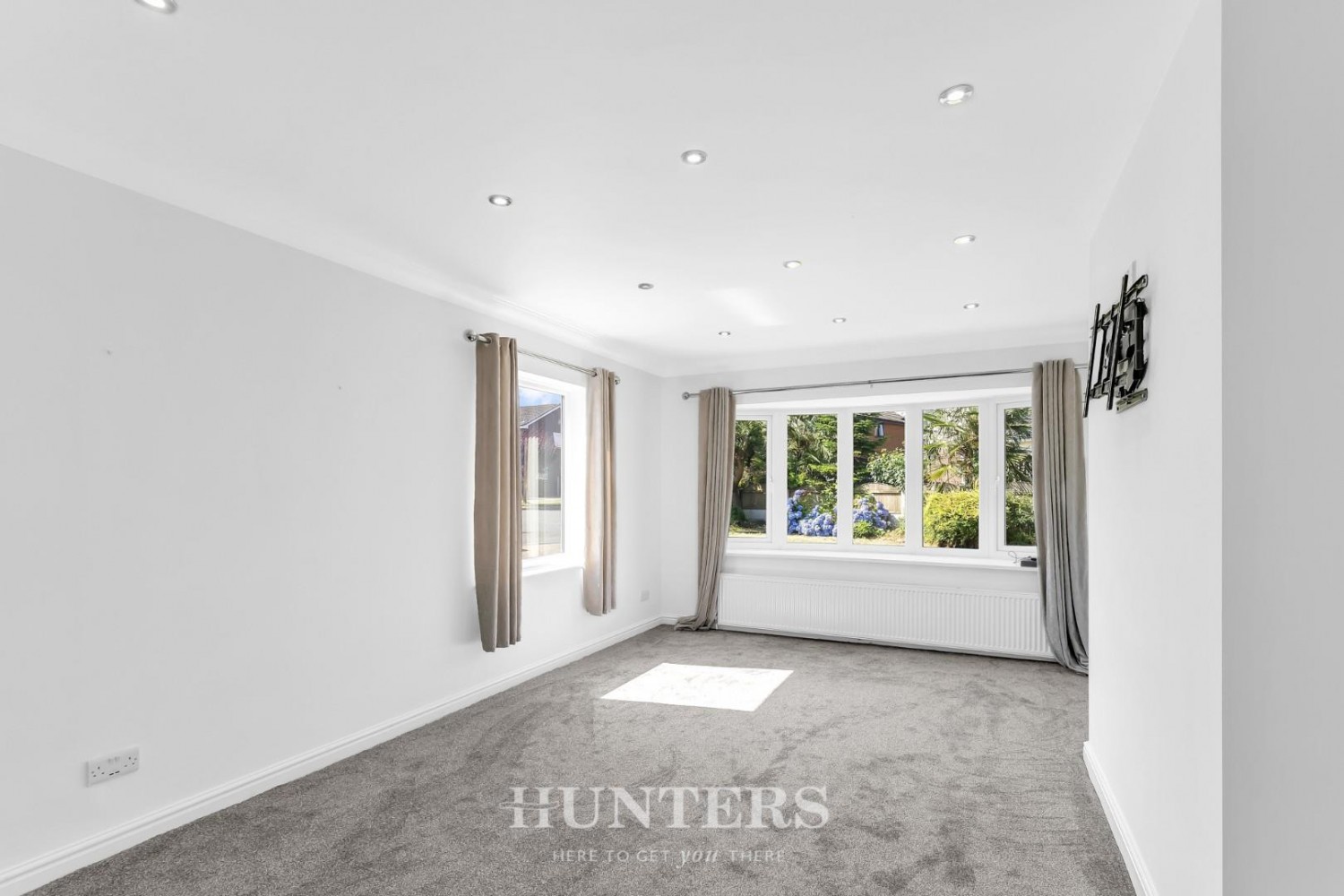 4 bedroom House to let in Muirfield Close, Heywood OL10