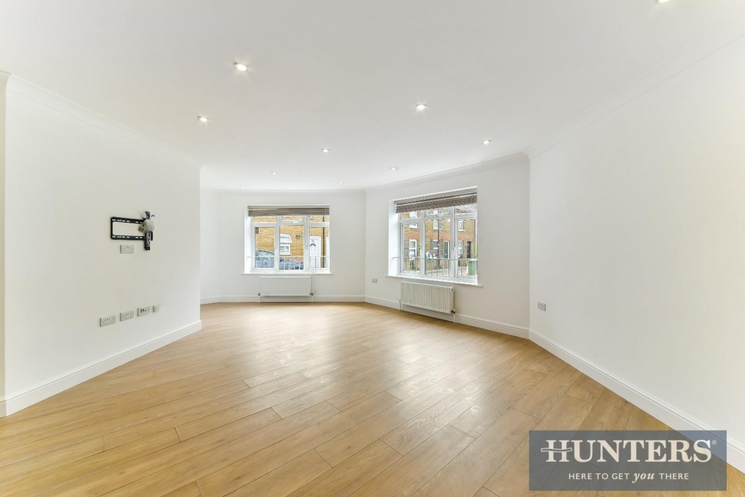 1 bedroom Flat to let in New Road, Hounslow