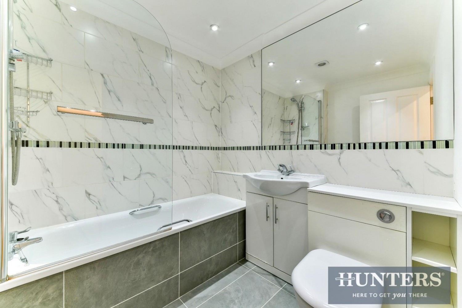 1 bedroom Flat to let in New Road, Hounslow