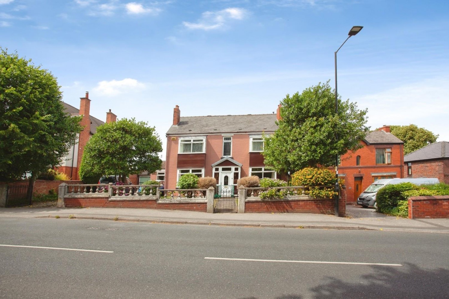 4 bedroom House for sale in Station Road, Woodhouse, Sheffield