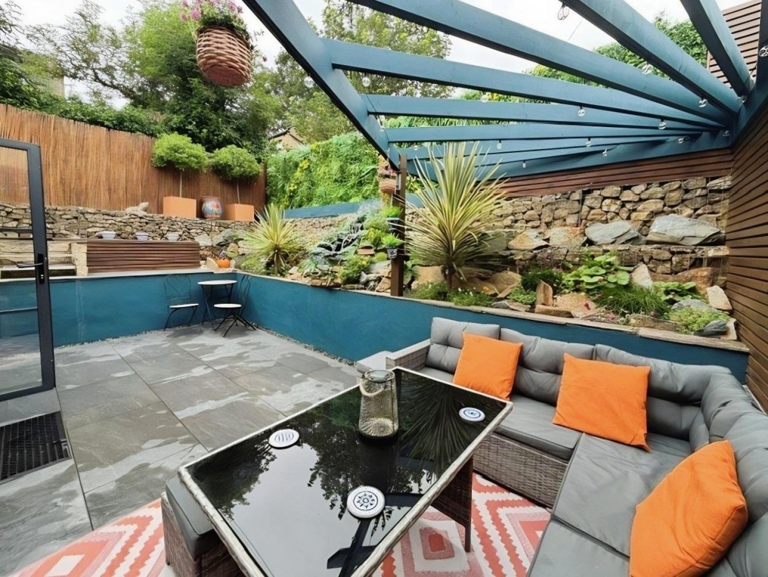 2 bedroom House for sale in Fartown Court, Pudsey, LS28