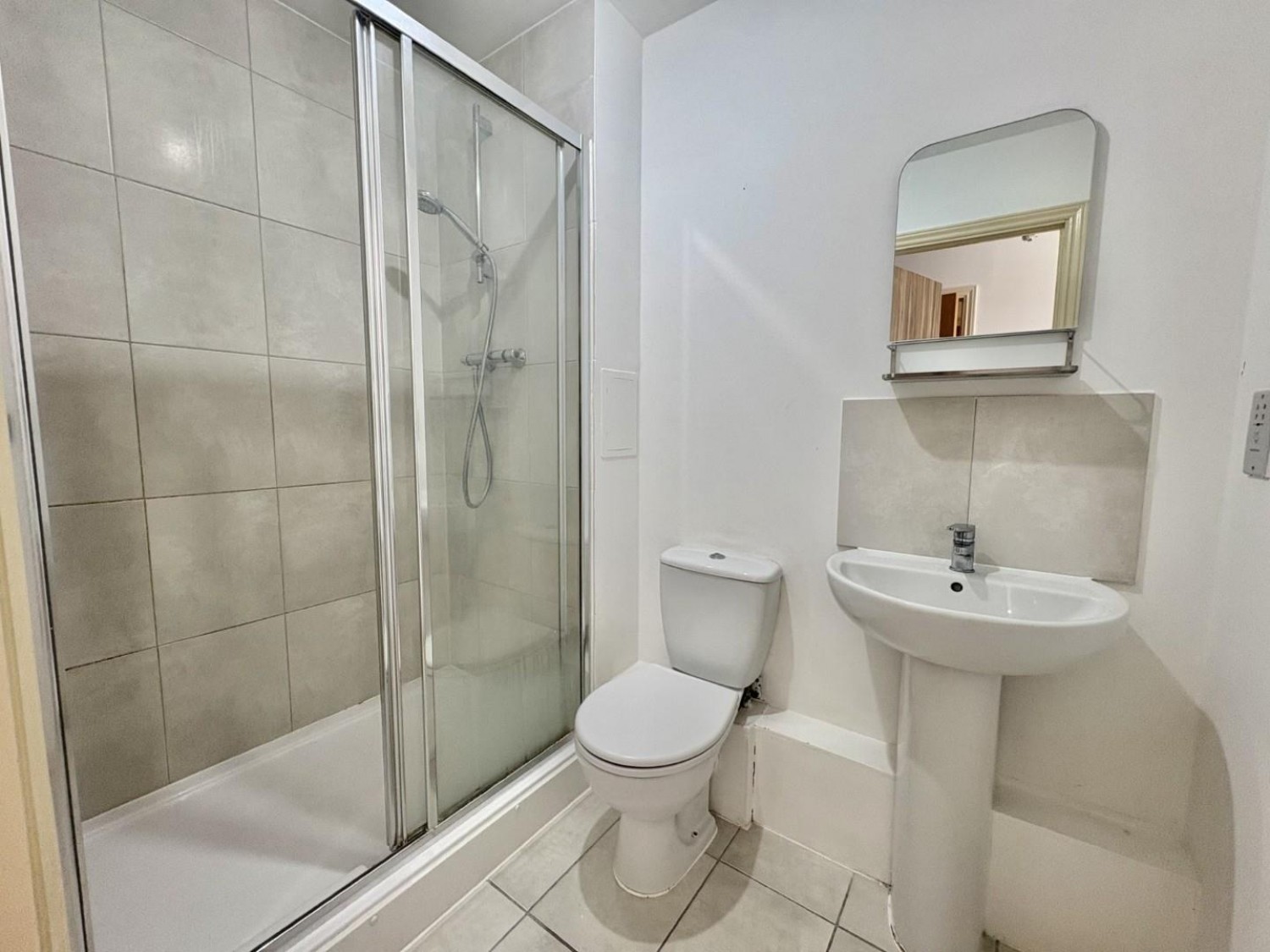 2 bedroom Flat to let in Varcoe Gardens, Hayes