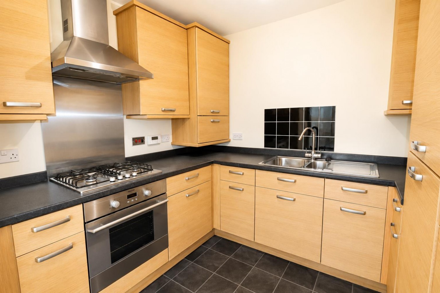 2 bedroom Flat to let in Lamerton Avenue, Newcastle Upon Tyne, NE6