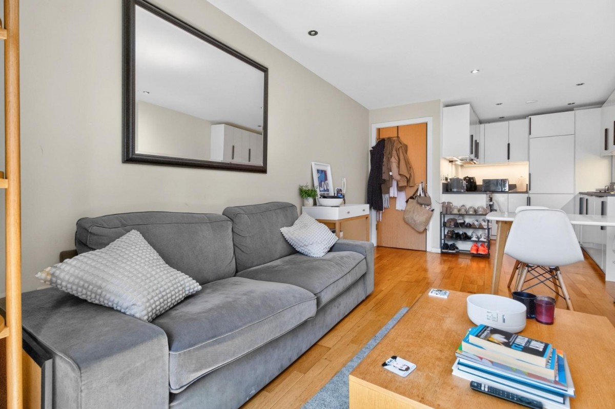 Santorini, Gotts Road Leeds, LS12 1DP