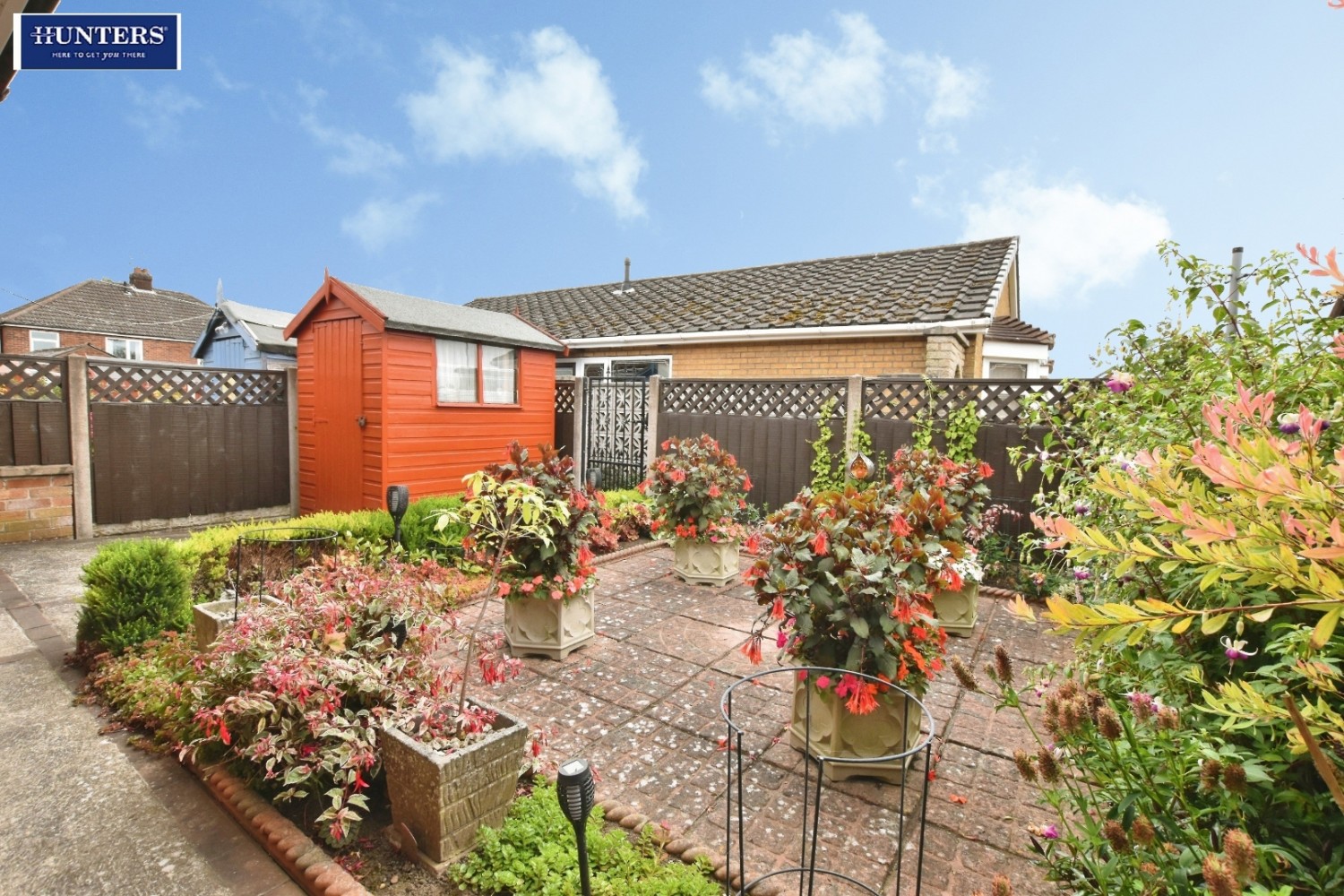 2 bedroom Bungalow for sale in Ancaster Court, Scunthorpe