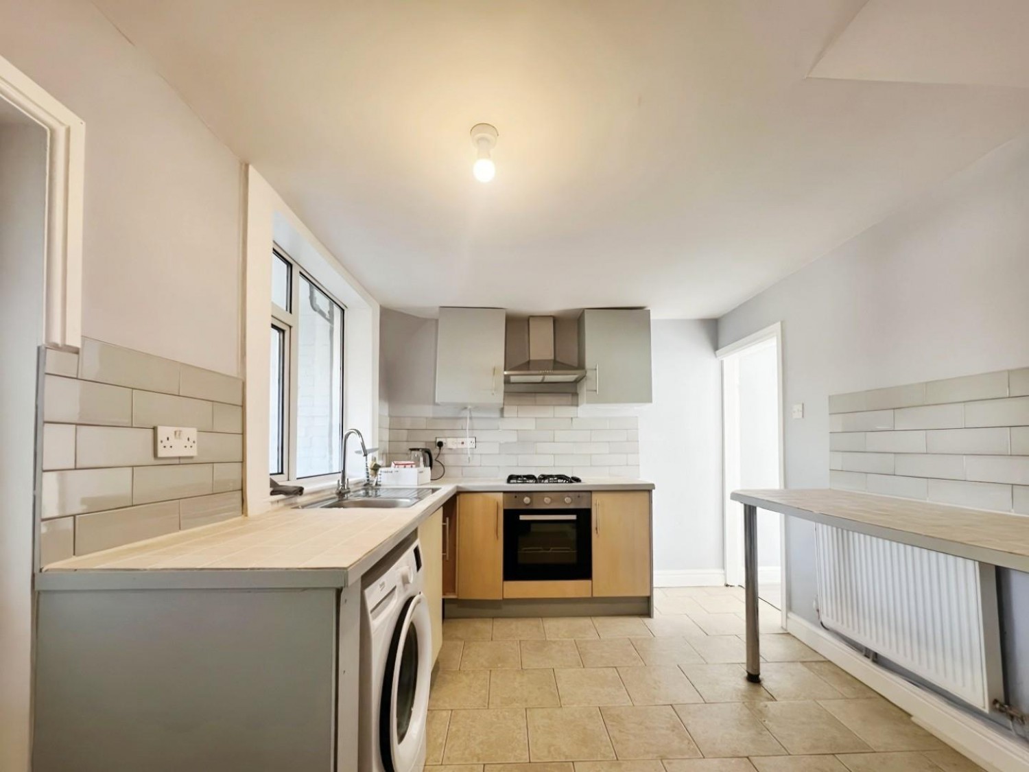 2 bedroom House to let in Phillips Street, Leigh