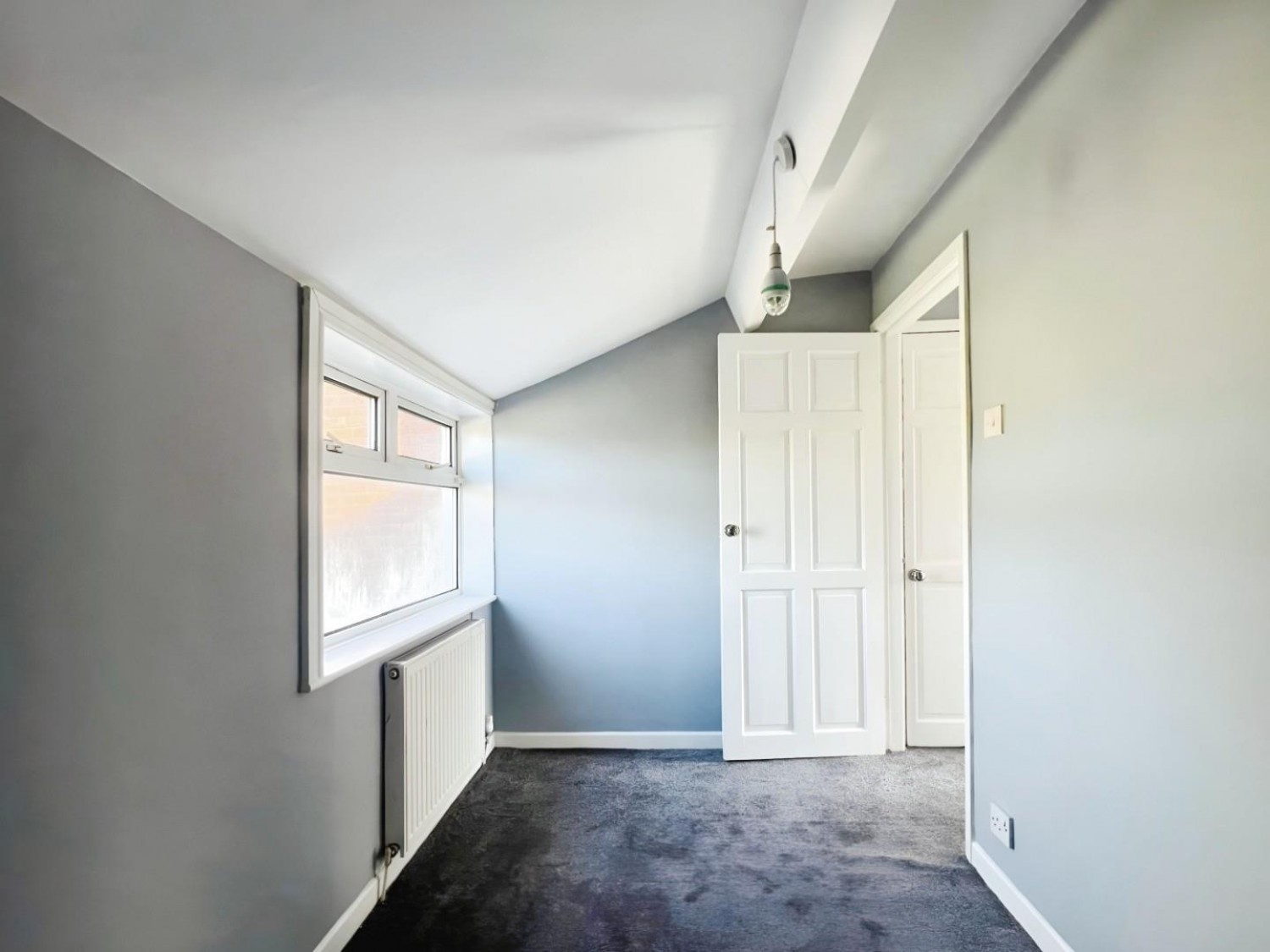 2 bedroom House to let in Phillips Street, Leigh