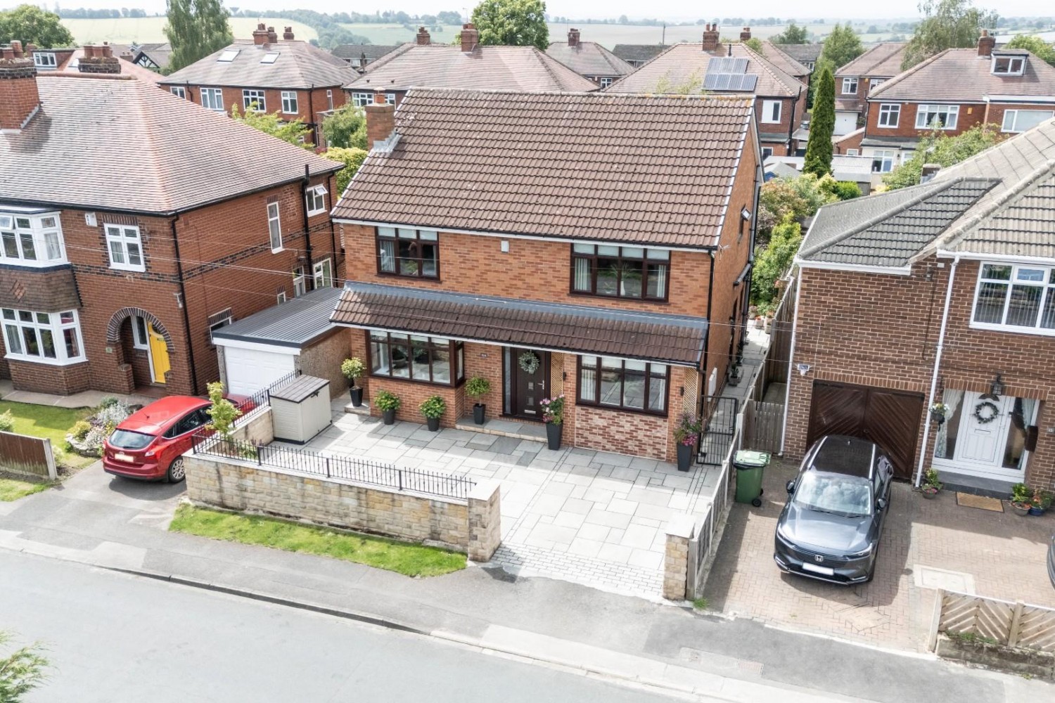4 bedroom House for sale in Highfield Road, Pontefract