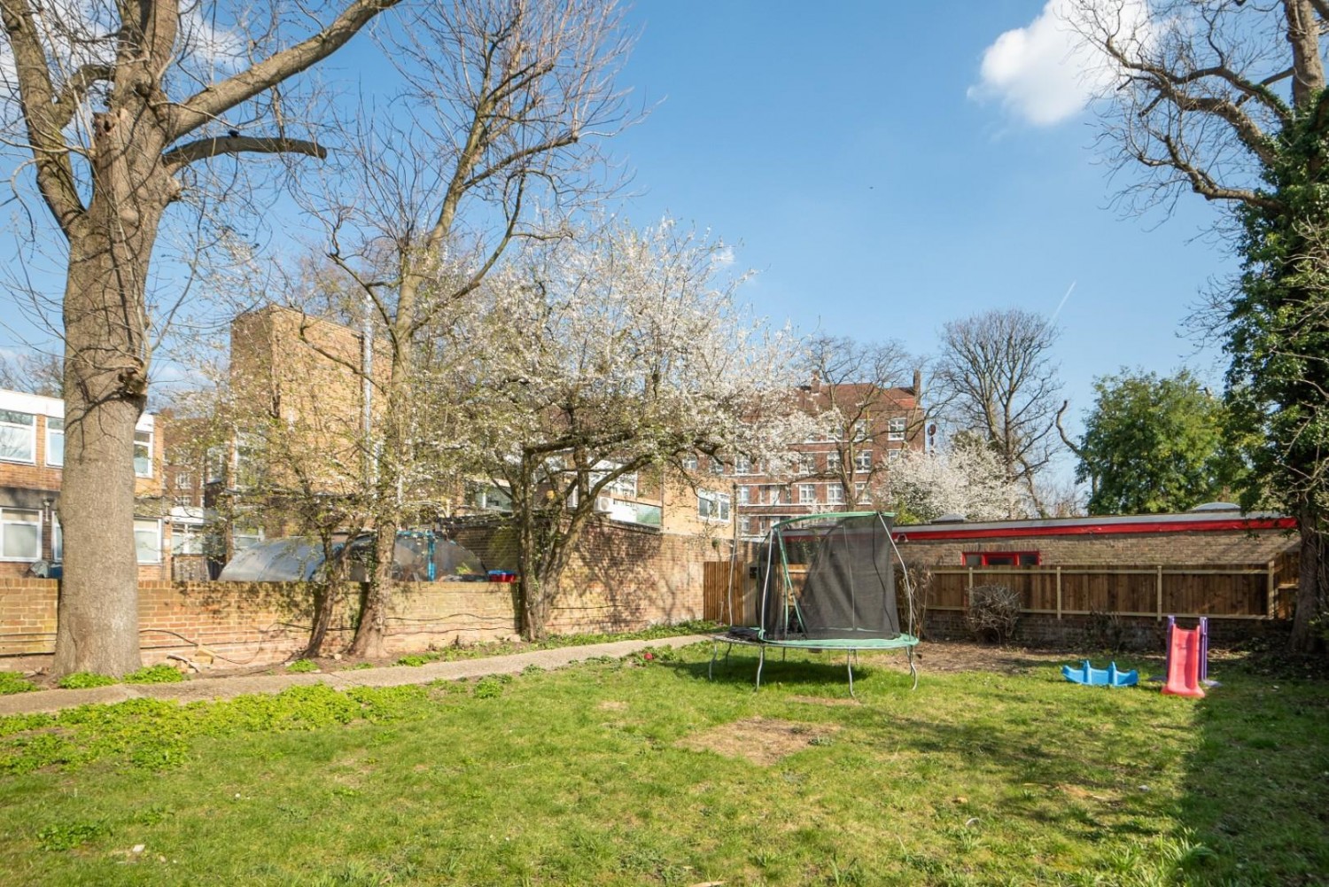 3 bedroom Flat for sale in Fountayne Road, London, N16