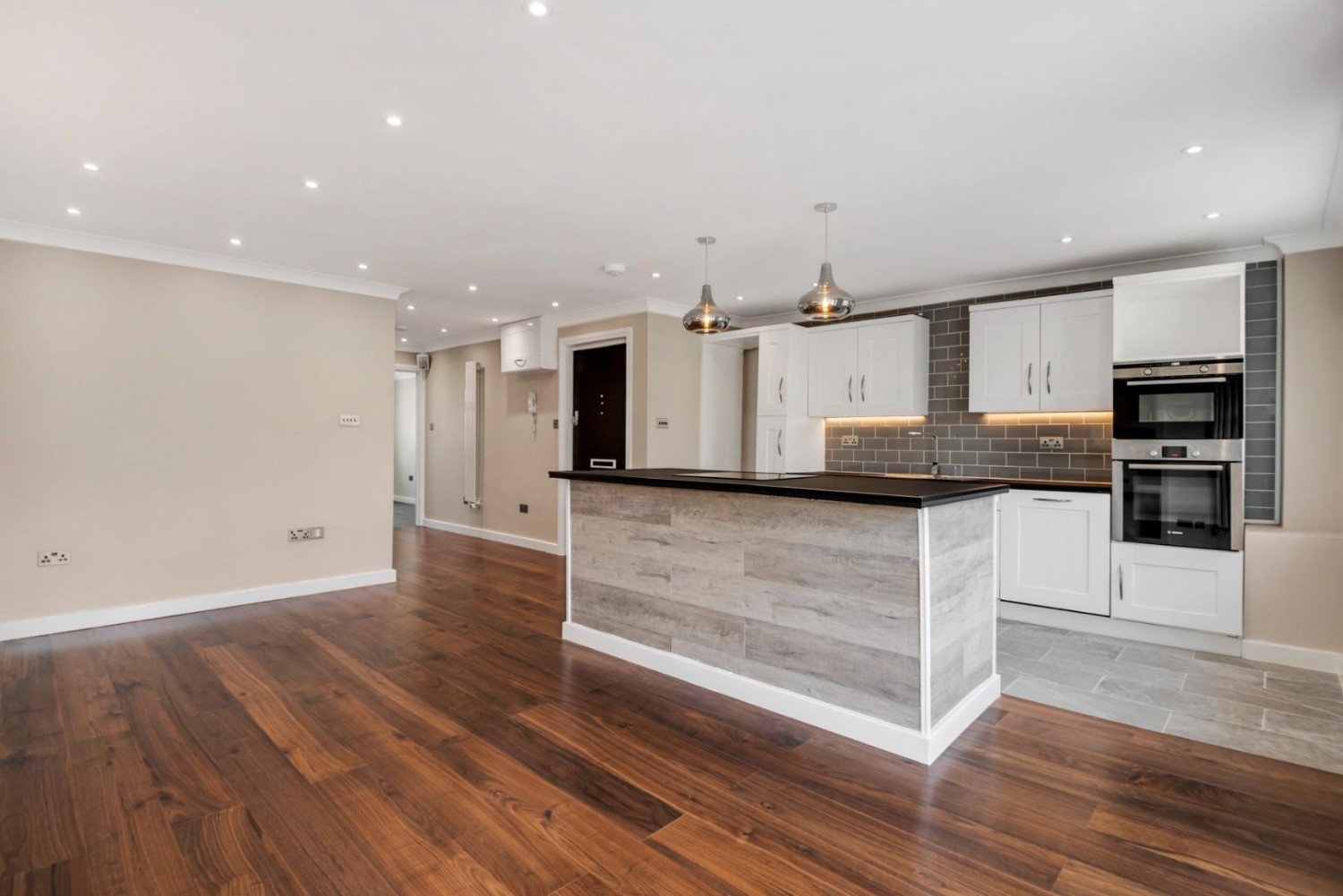 3 bedroom Flat for sale in Fountayne Road, London, N16