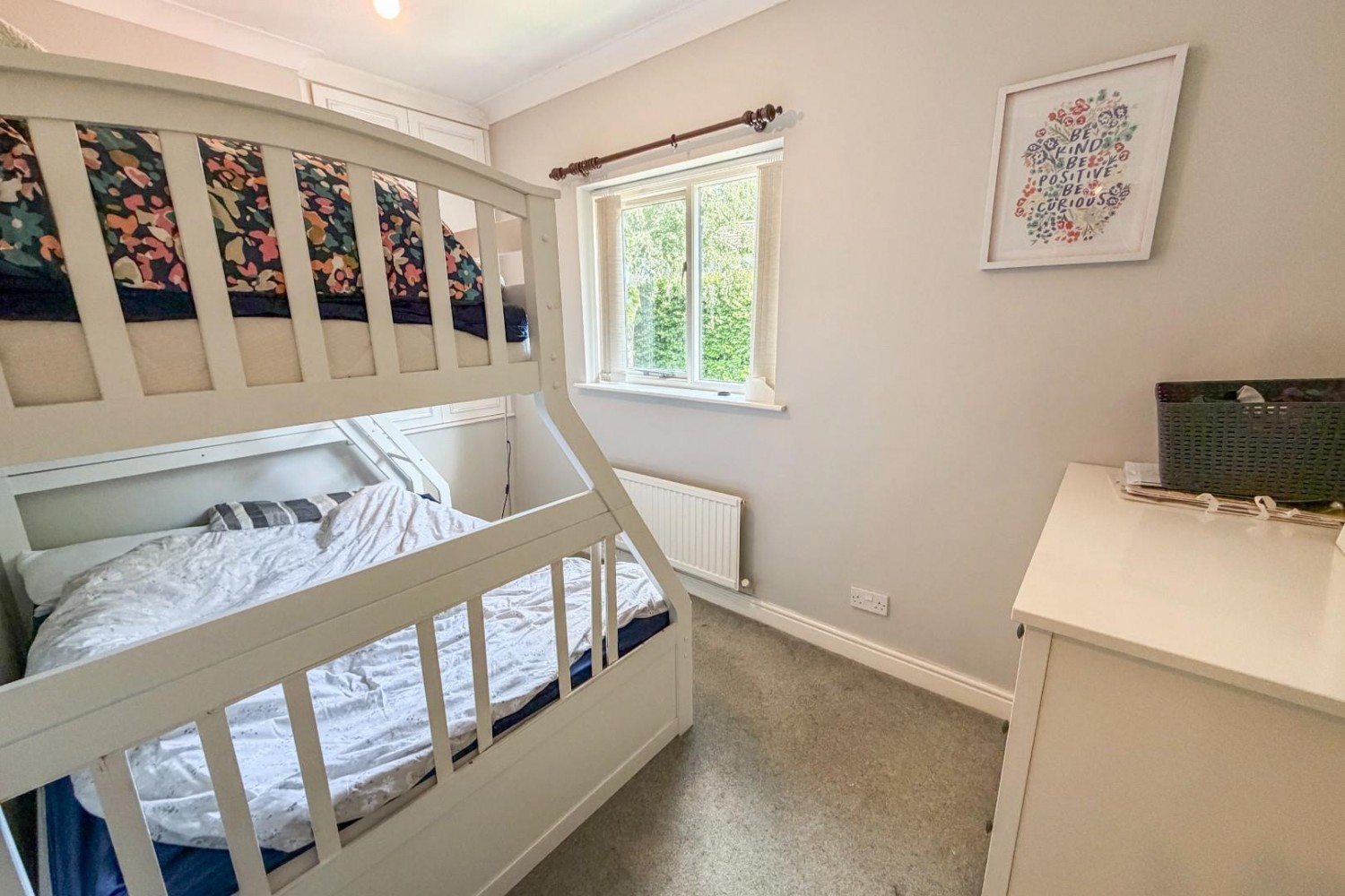 2 bedroom Flat for sale in Harlow Court, Park Avenue, Roundhay, Leeds
