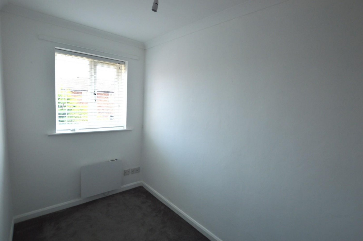 2 bedroom House to let in Clipstone Gardens, Wigston