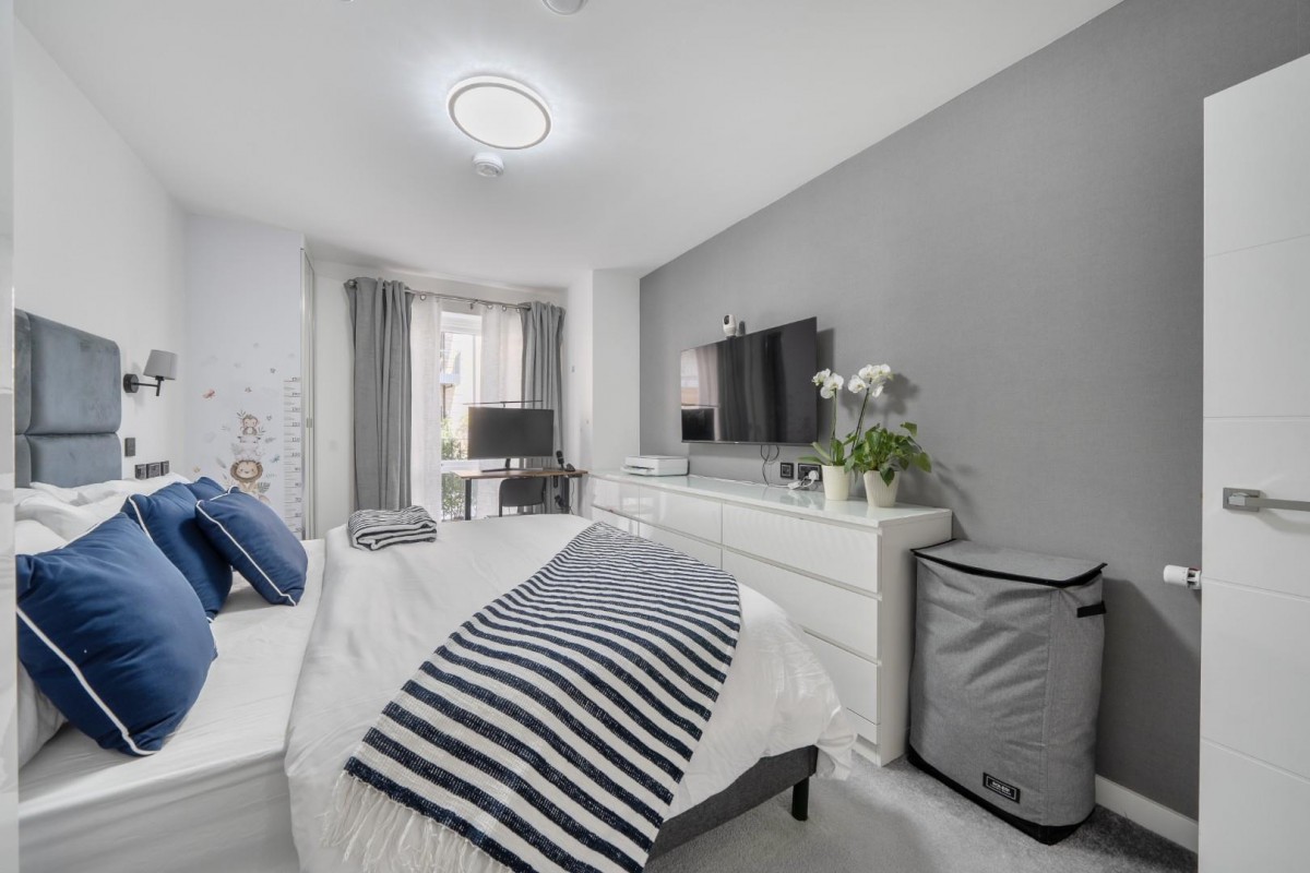 Vousden Grove, Thamesmead, London