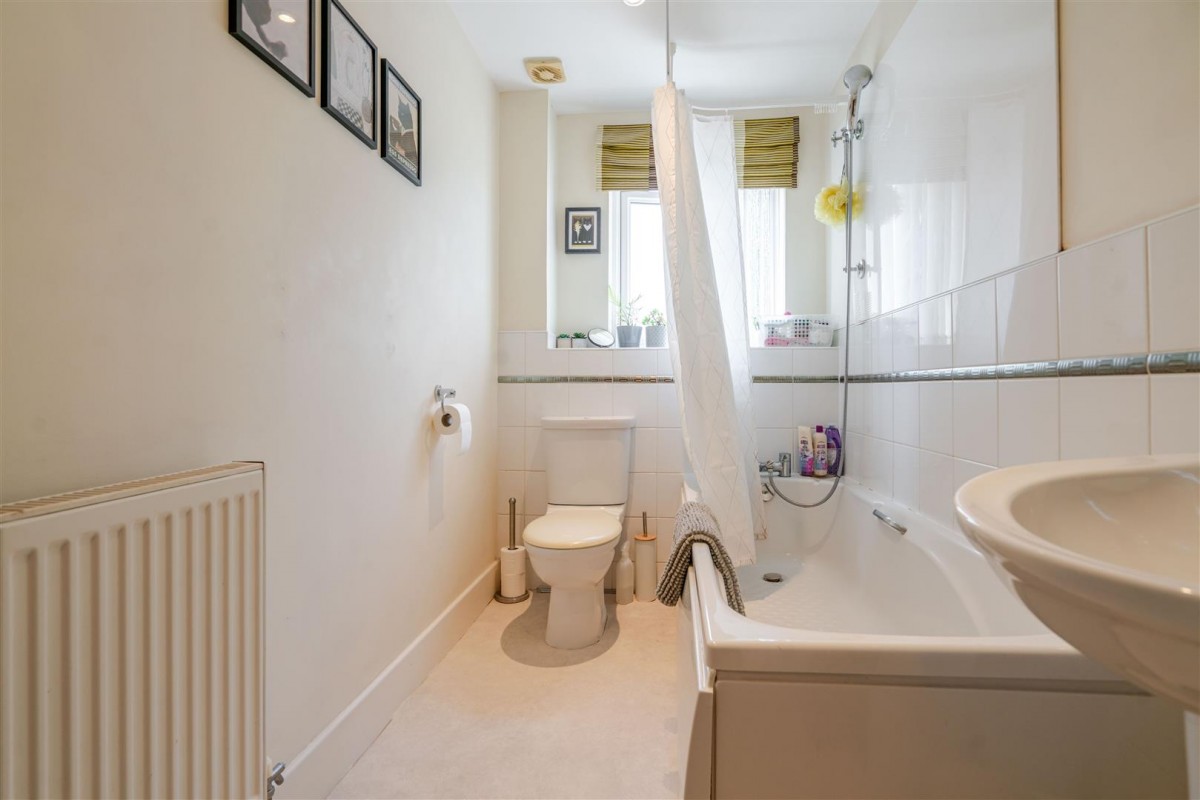 Brentwood Grove, Leigh, WN7 1UG