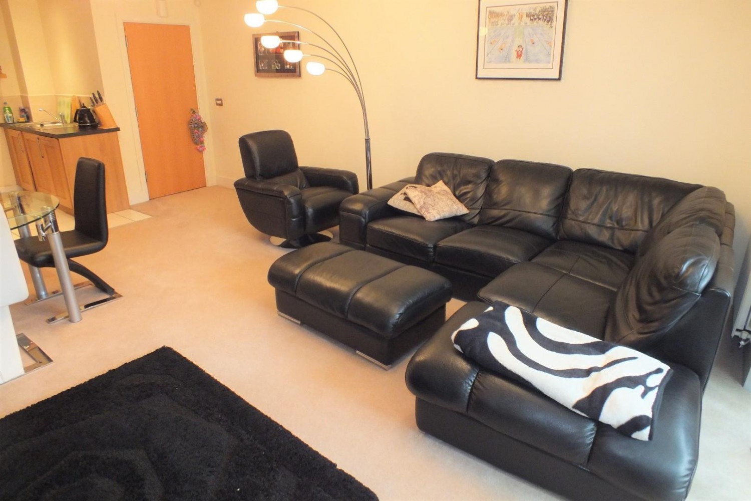 2 bedroom Flat for sale in Wood Moor Court, Sandmoor Avenue, Alwoodley