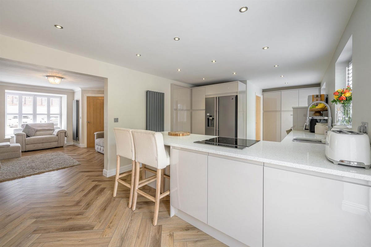 Racemeadow Crescent, Netherton, DY2 0DX