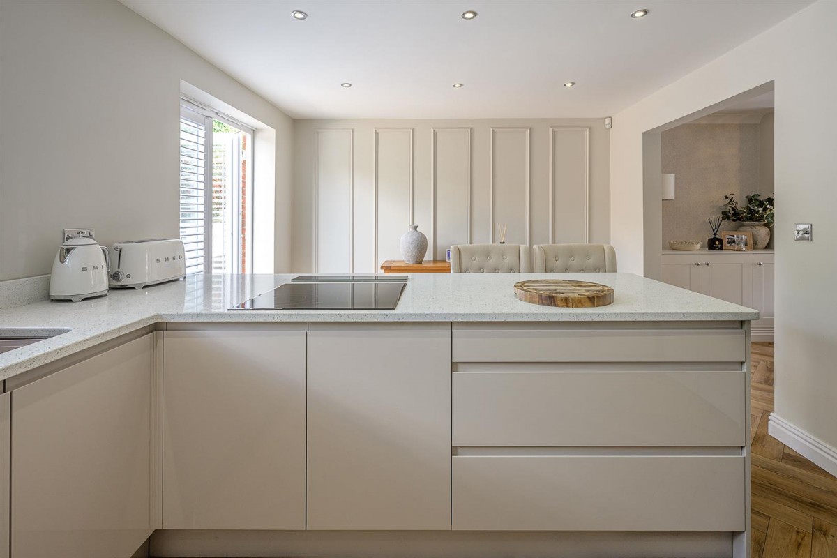 Racemeadow Crescent, Netherton, DY2 0DX
