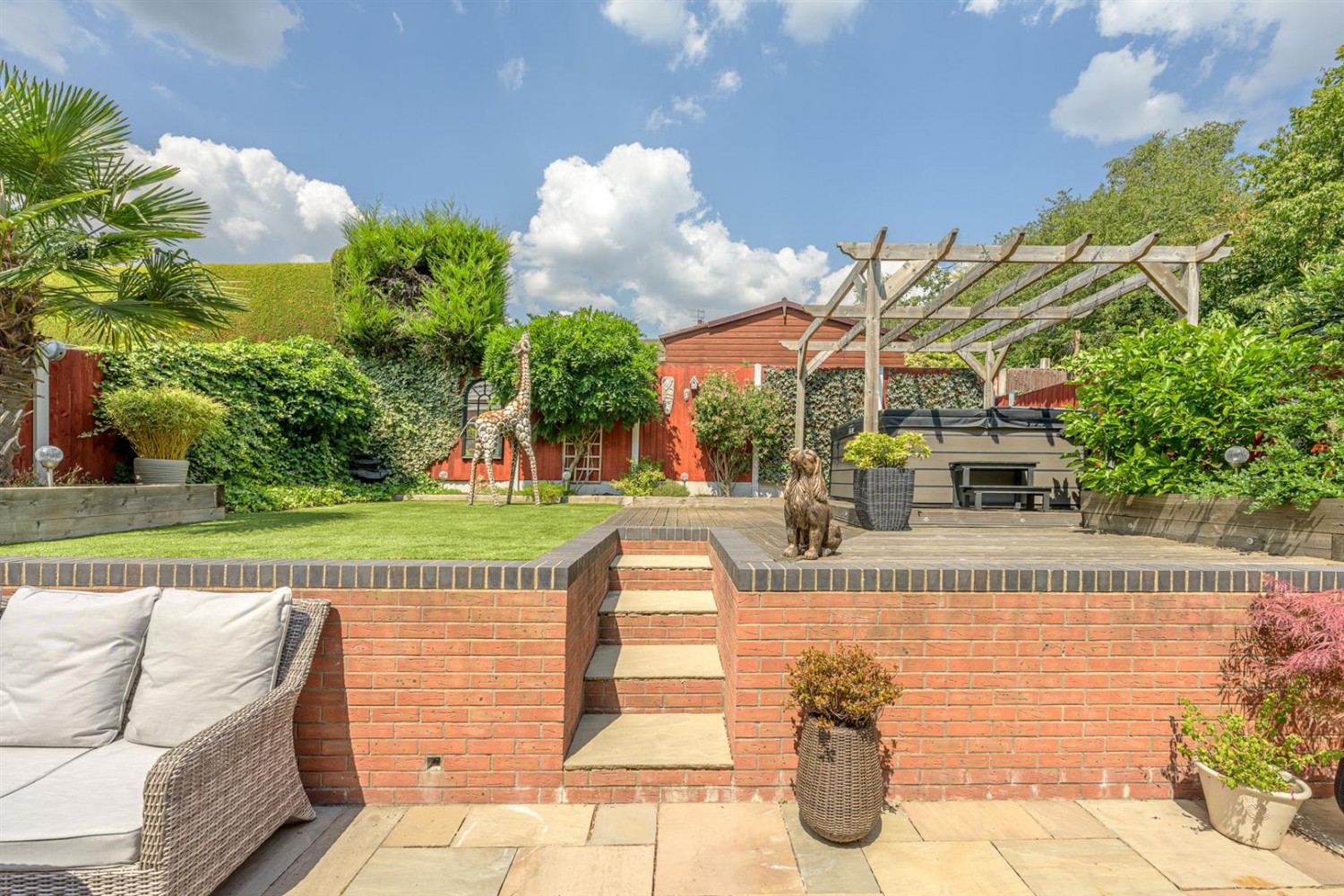 4 bedroom House for sale in Racemeadow Crescent, Netherton, DY2 0DX