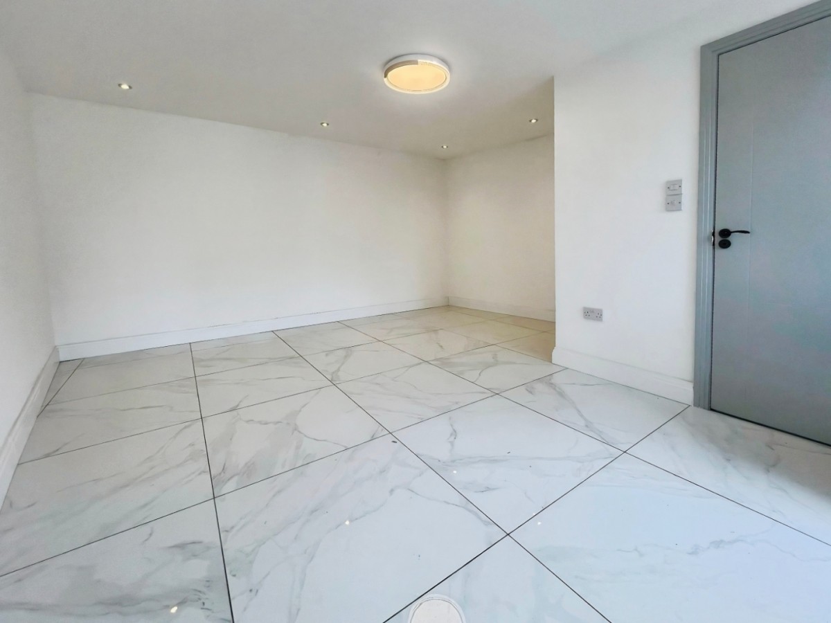 Lela Avenue, Hounslow