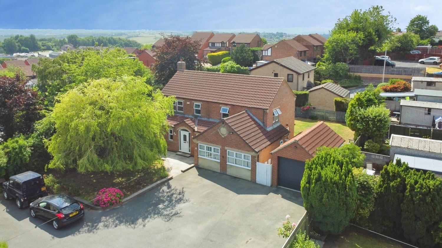 4 bedroom House for sale in Marsh, Pudsey, LS28 7NY