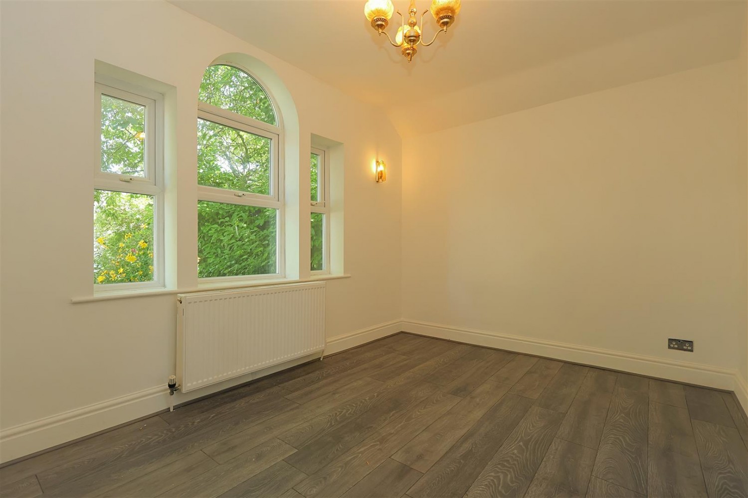 4 bedroom House for sale in Marsh, Pudsey, LS28 7NY
