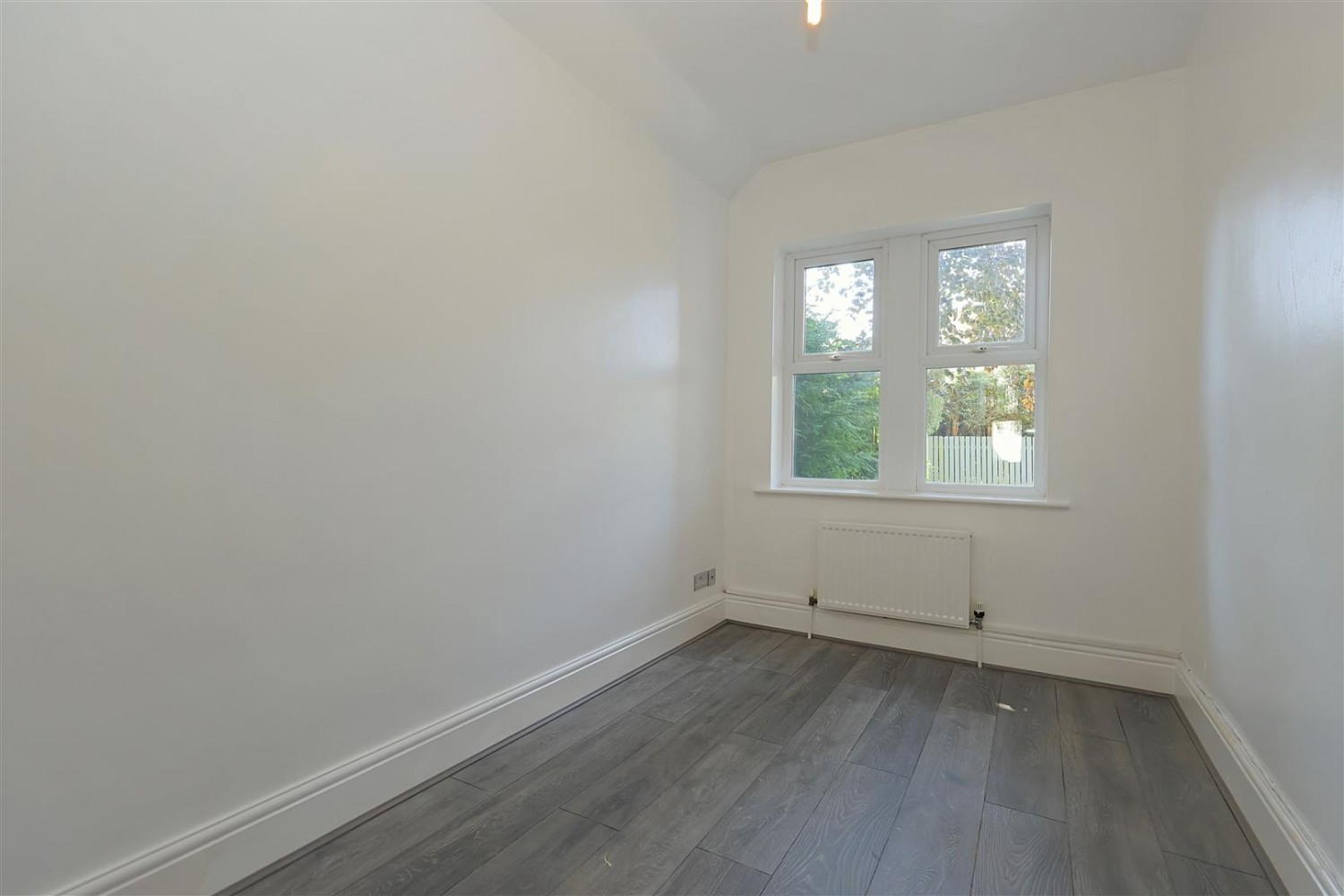 4 bedroom House for sale in Marsh, Pudsey, LS28 7NY