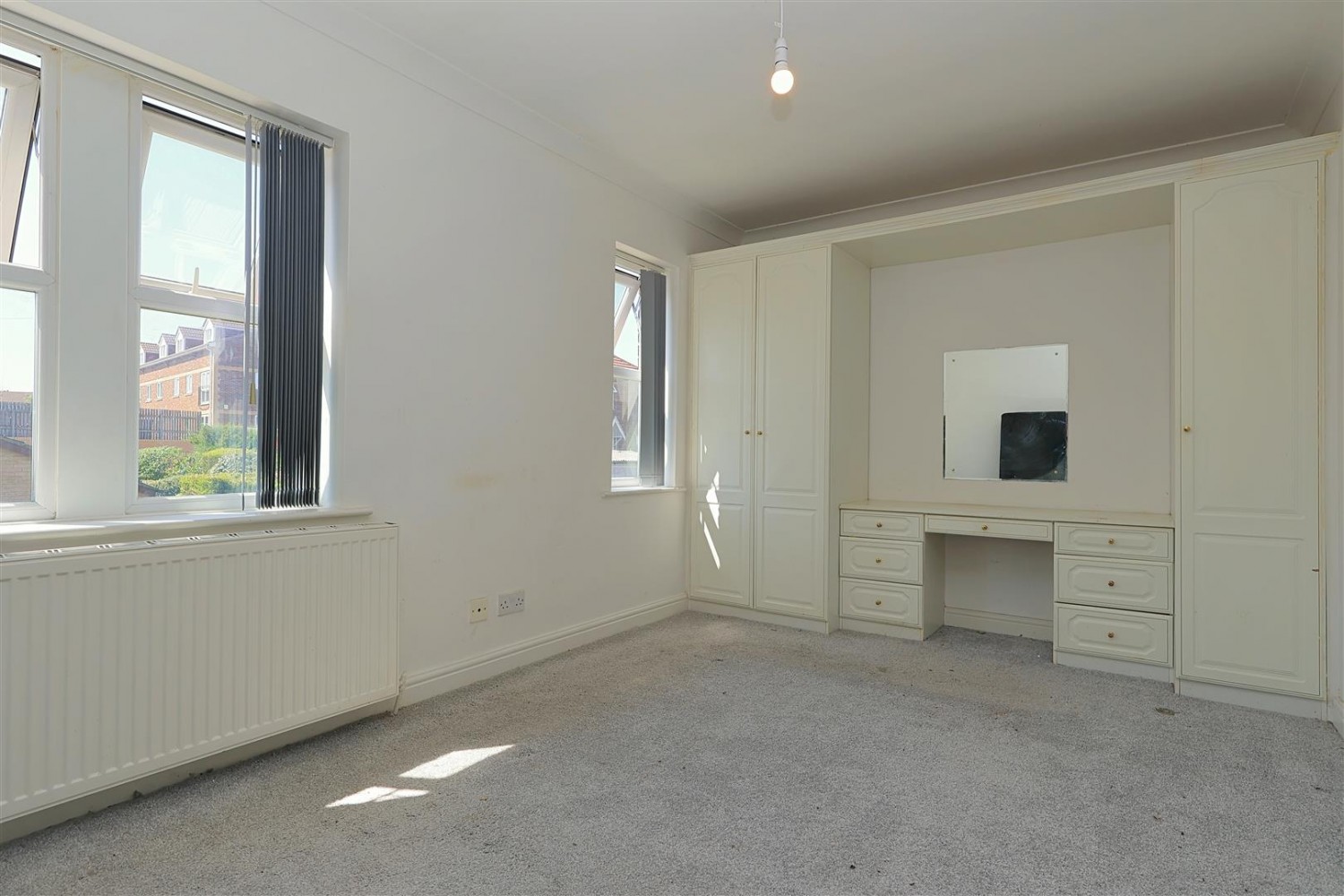 4 bedroom House for sale in Marsh, Pudsey, LS28 7NY