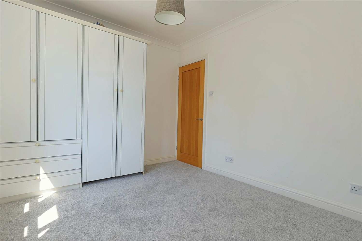 4 bedroom House for sale in Marsh, Pudsey, LS28 7NY