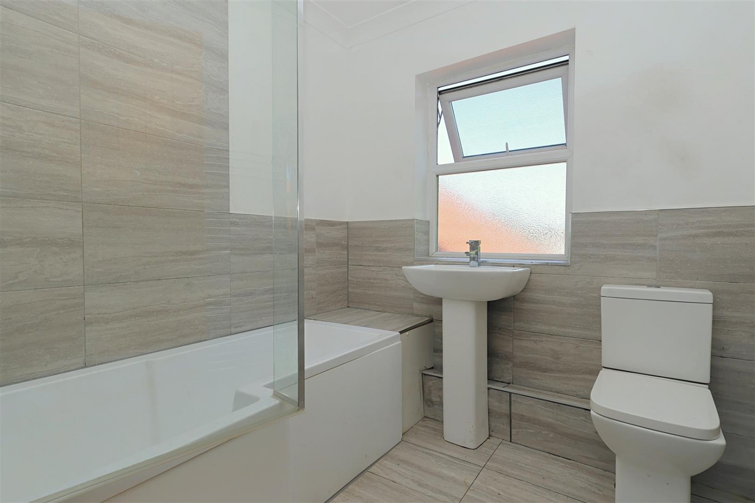 4 bedroom House for sale in Marsh, Pudsey, LS28 7NY