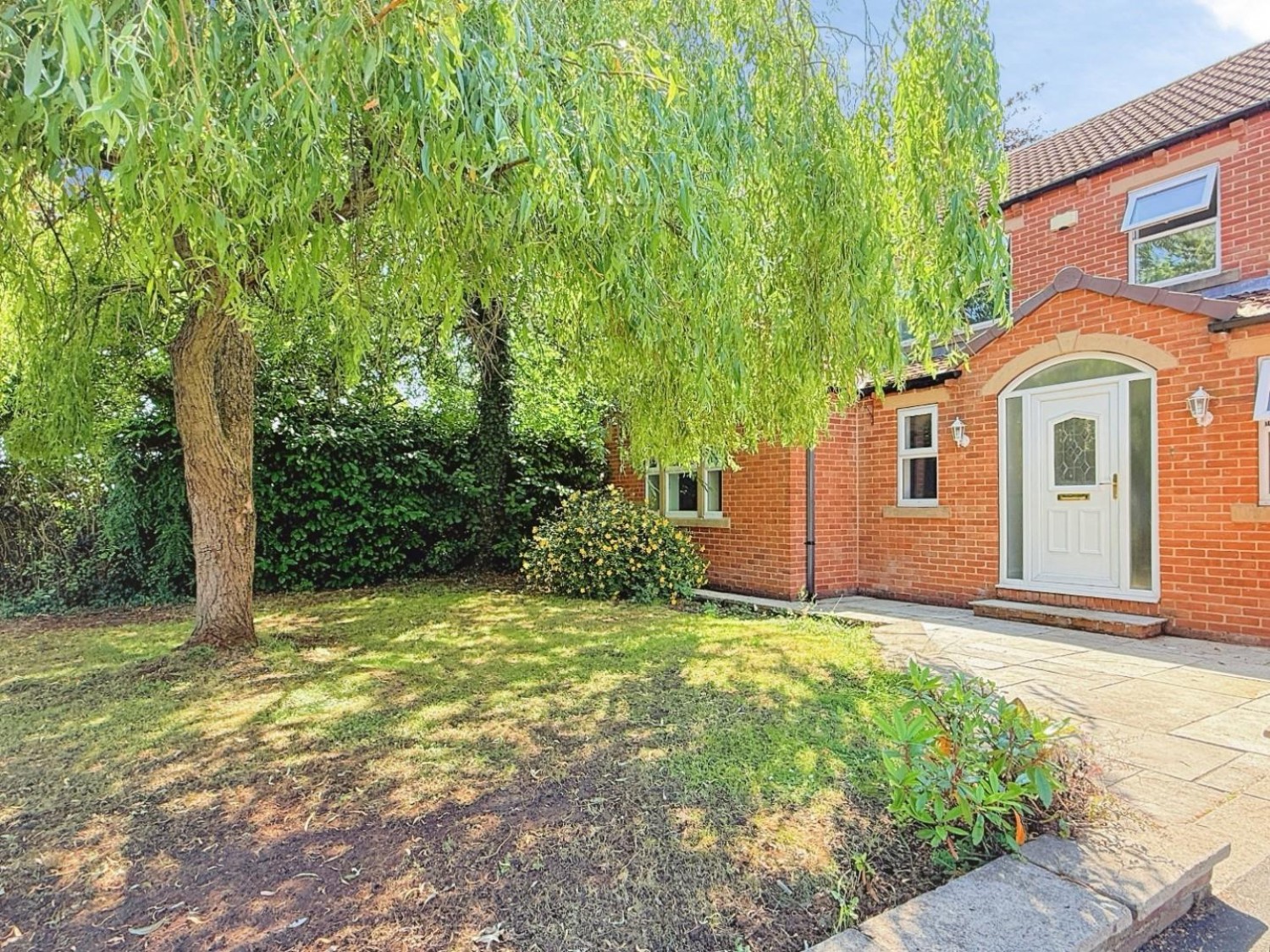 4 bedroom House for sale in Marsh, Pudsey, LS28 7NY