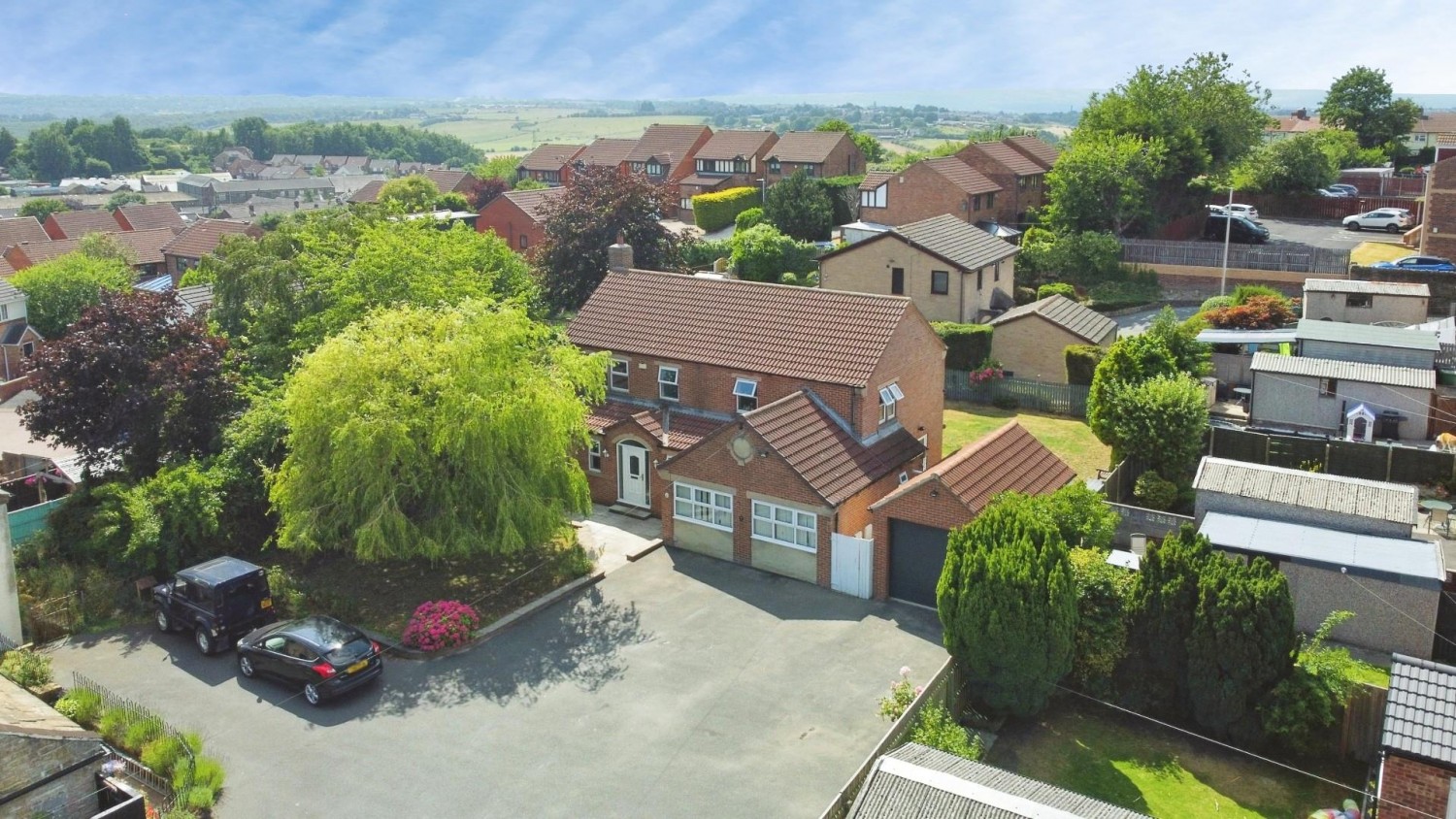 4 bedroom House for sale in Marsh, Pudsey, LS28 7NY