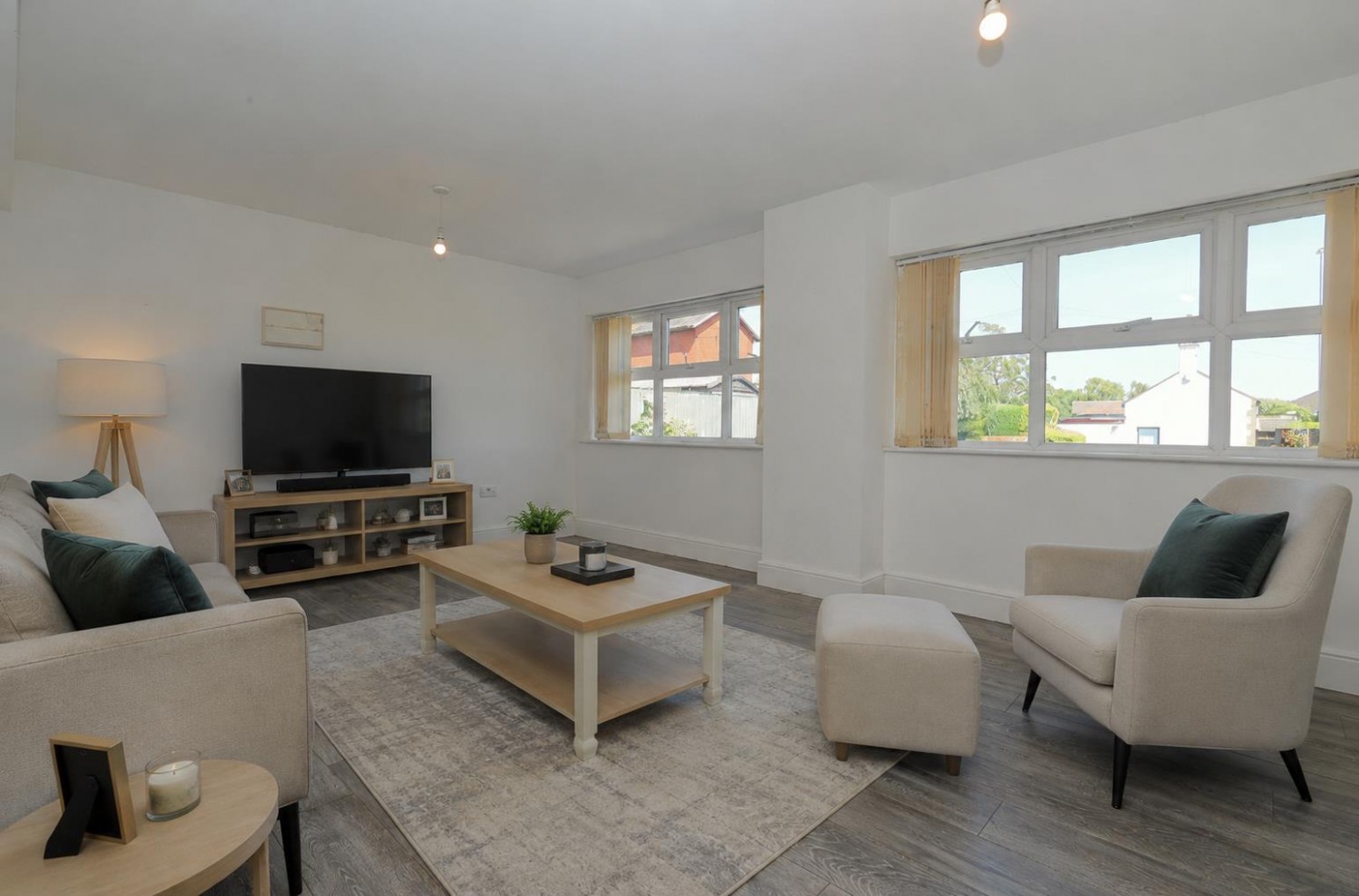4 bedroom House for sale in Marsh, Pudsey, LS28 7NY