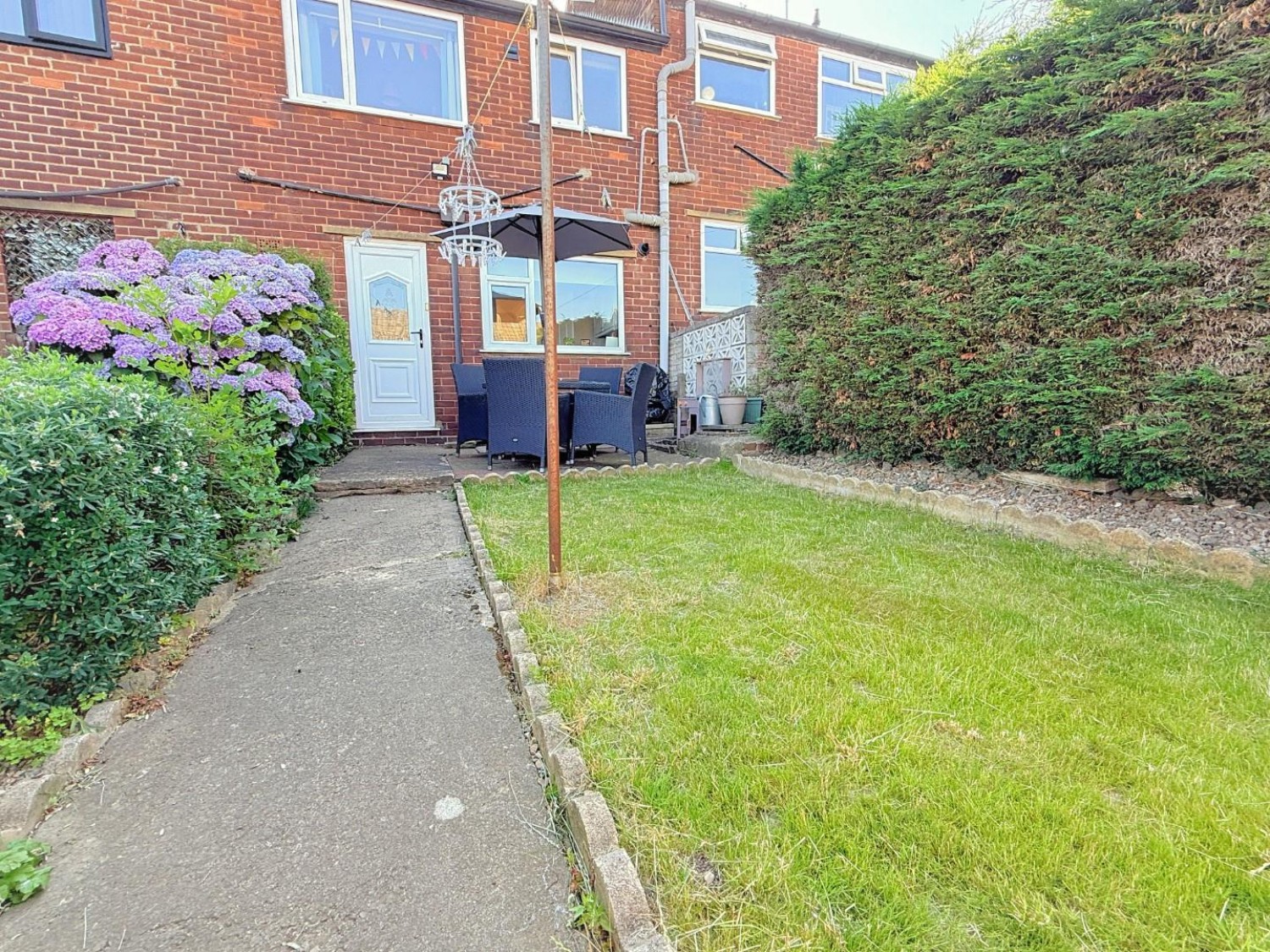 3 bedroom House for sale in Surrey Grove, Pudsey