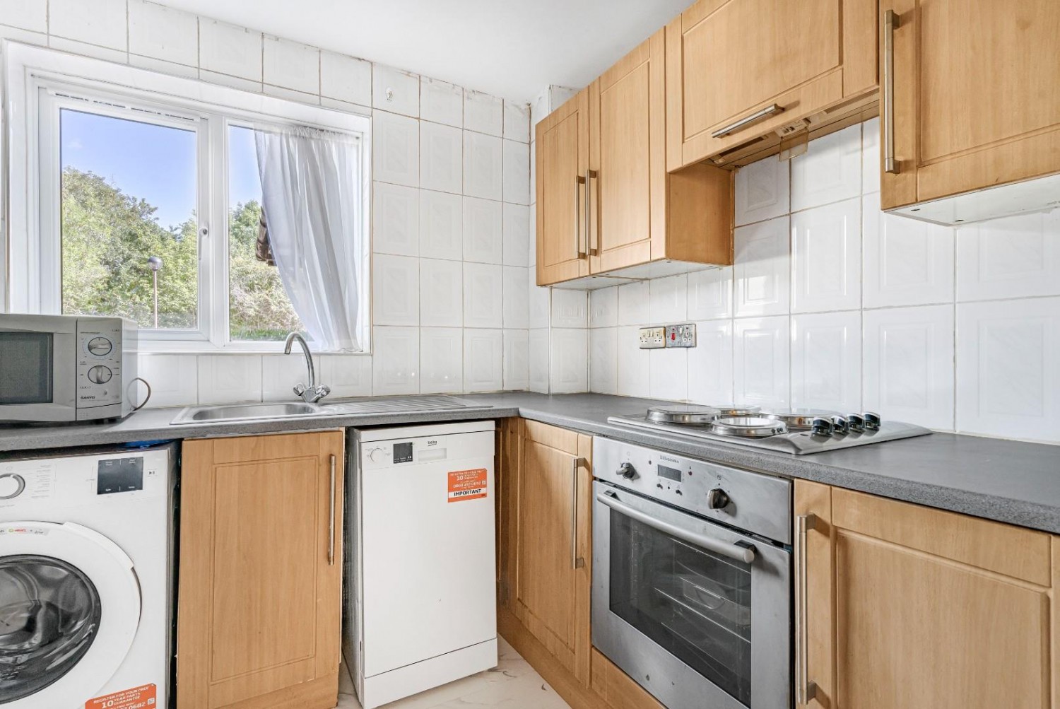 1 bedroom Flat to let in Linwood Close, London